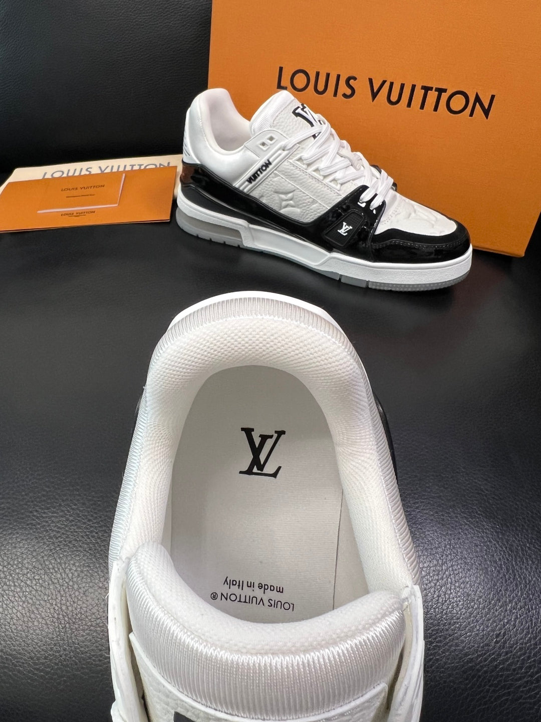 Louis 25fw all-match sneakers