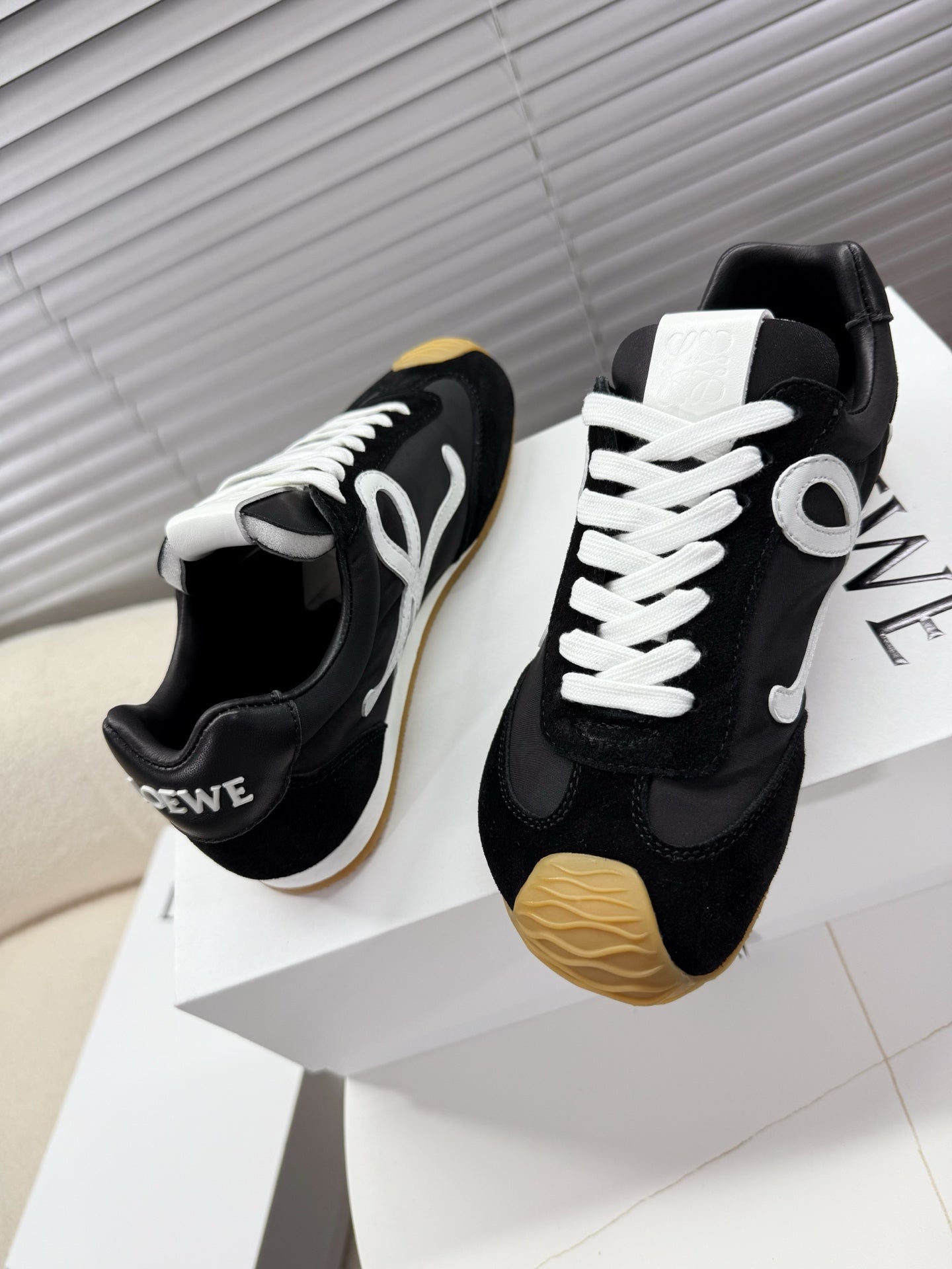 Loe 25fw all-match shoe