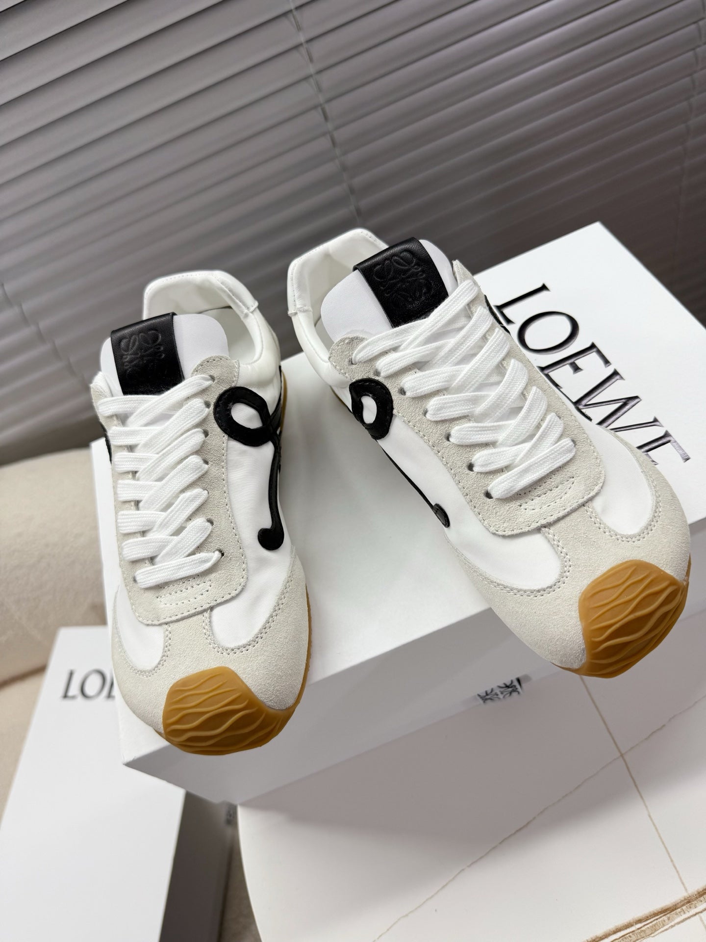 Loe 25fw all-match shoe