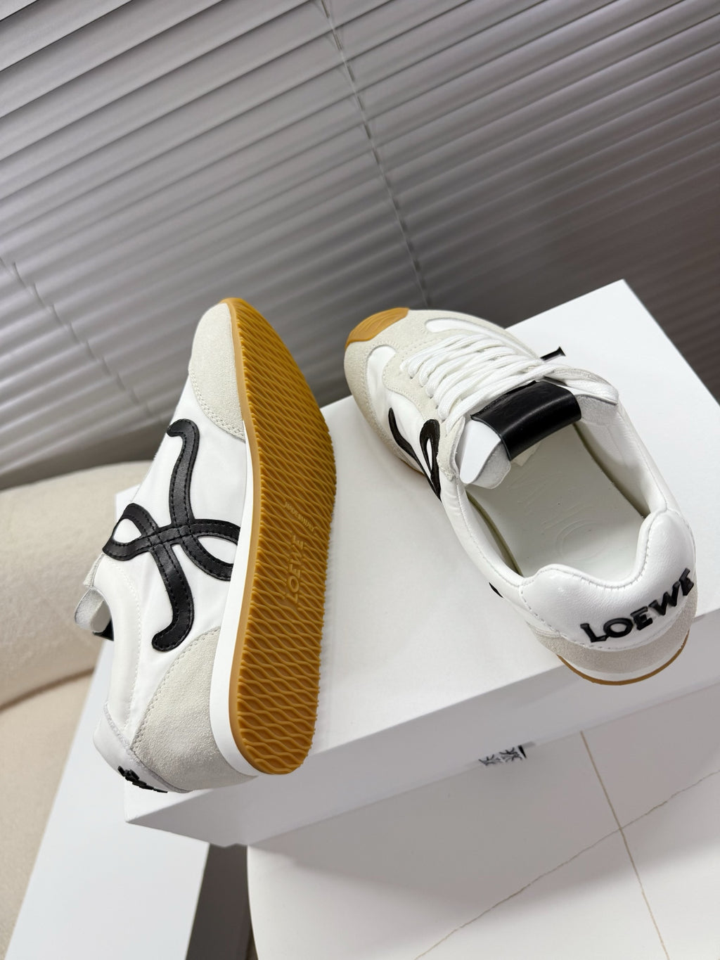 Loe 25fw all-match shoe