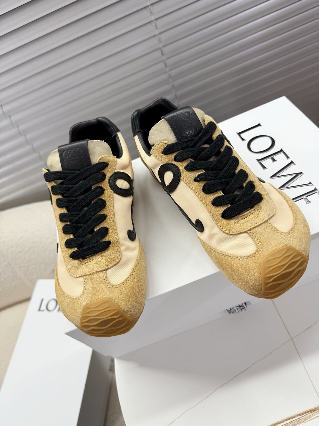 Loe 25fw all-match shoe