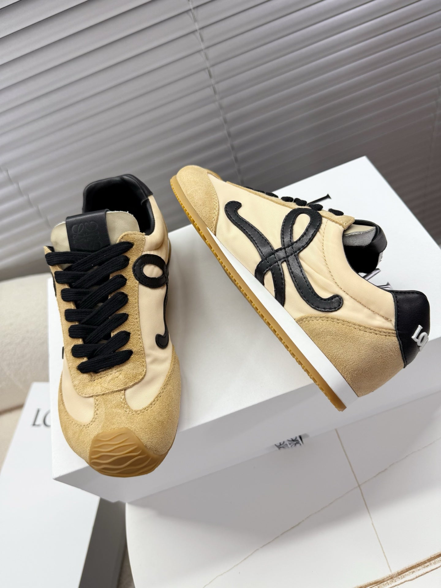 Loe 25fw all-match shoe