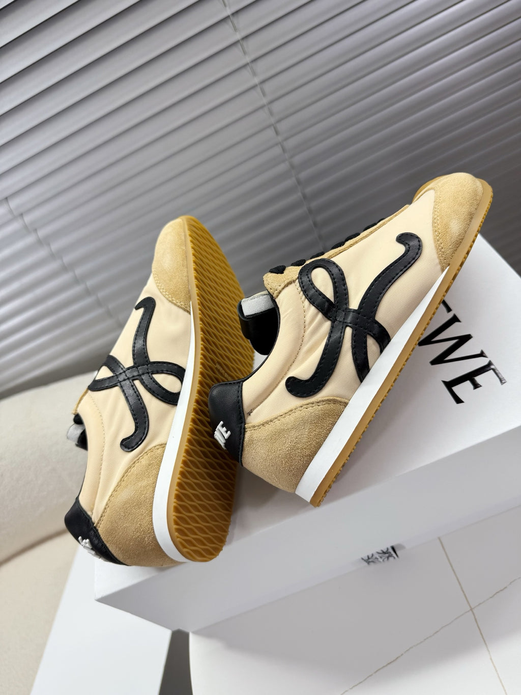 Loe 25fw all-match shoe