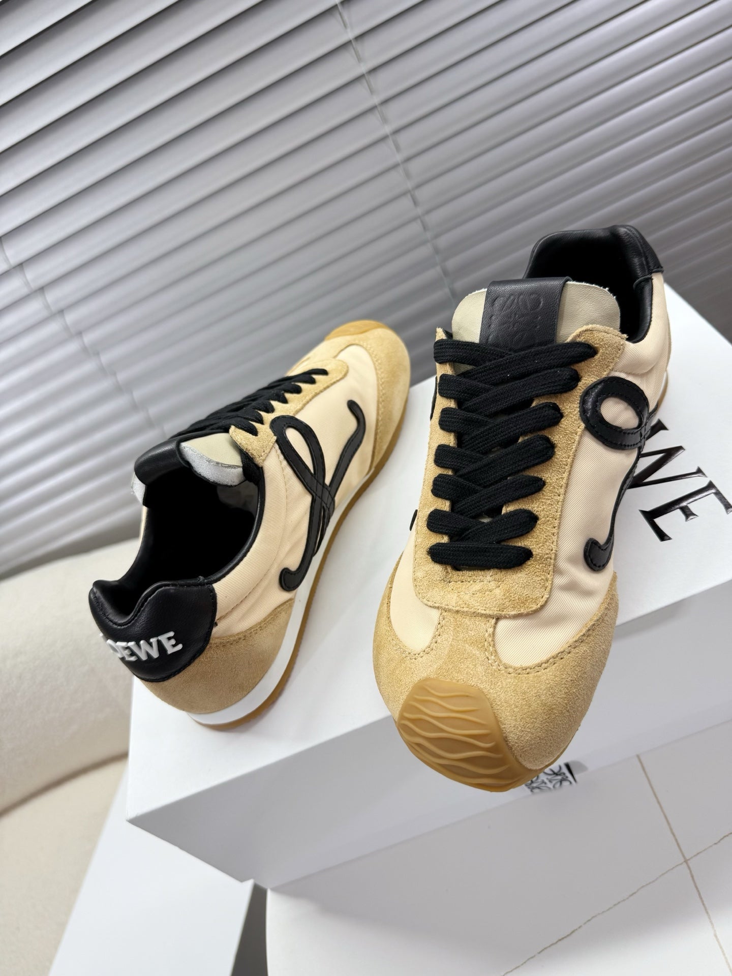 Loe 25fw all-match shoe