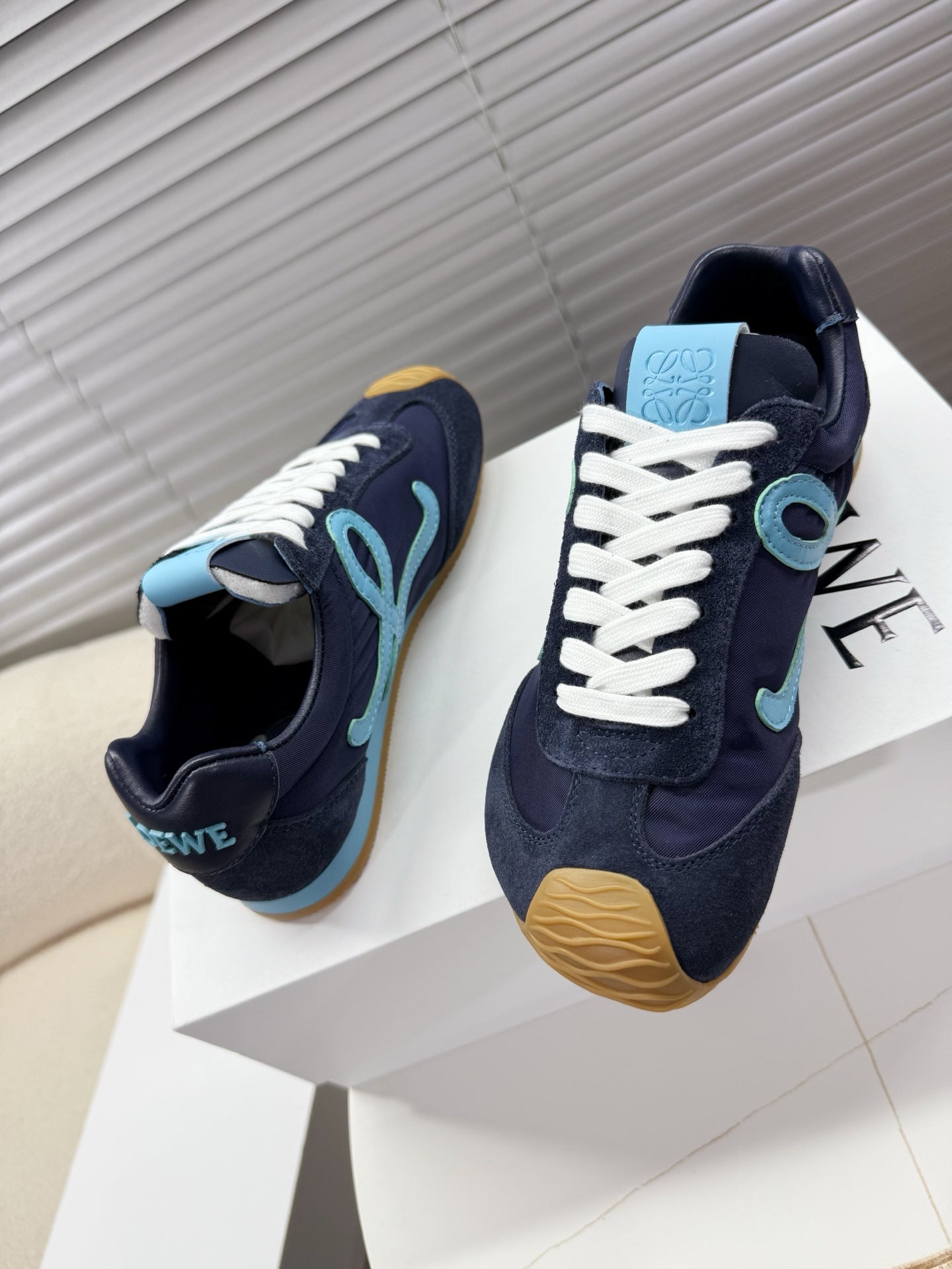 Loe 25fw all-match shoe