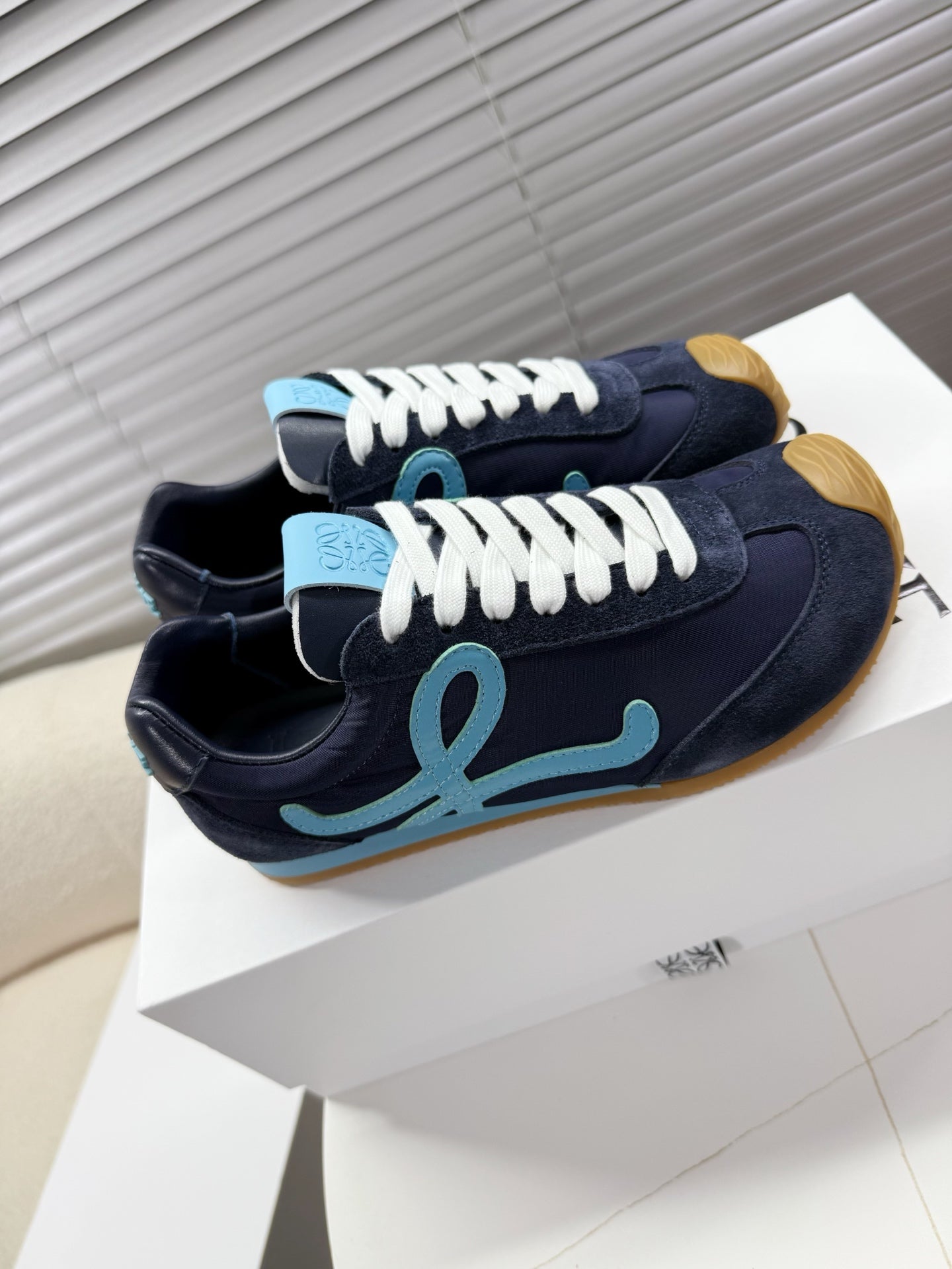 Loe 25fw all-match shoe