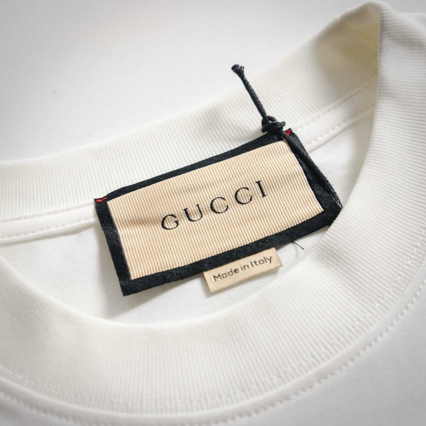 Guc 25fw embroidered t-shirt
