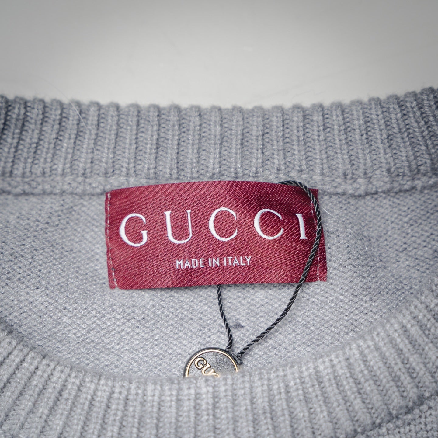 Guc 25fw leisure sweater