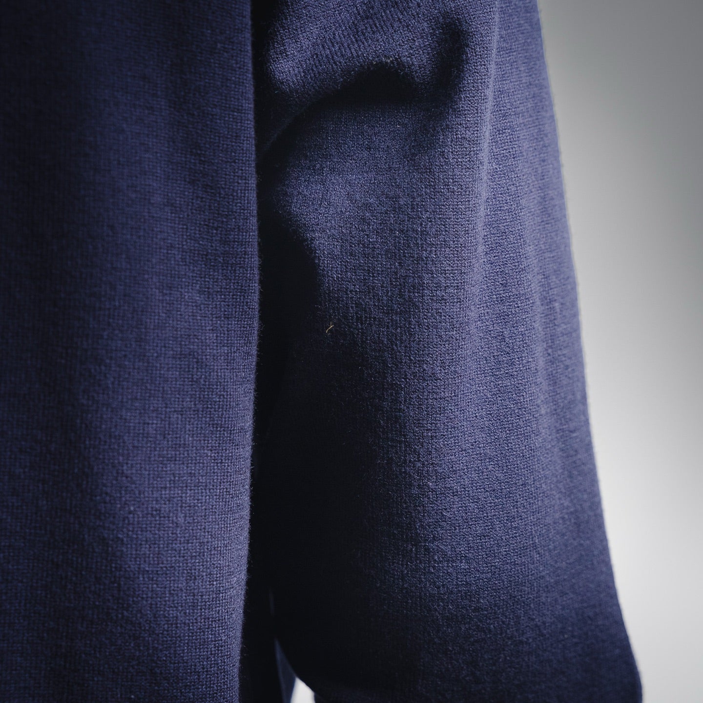 Guc 25fw leisure sweater