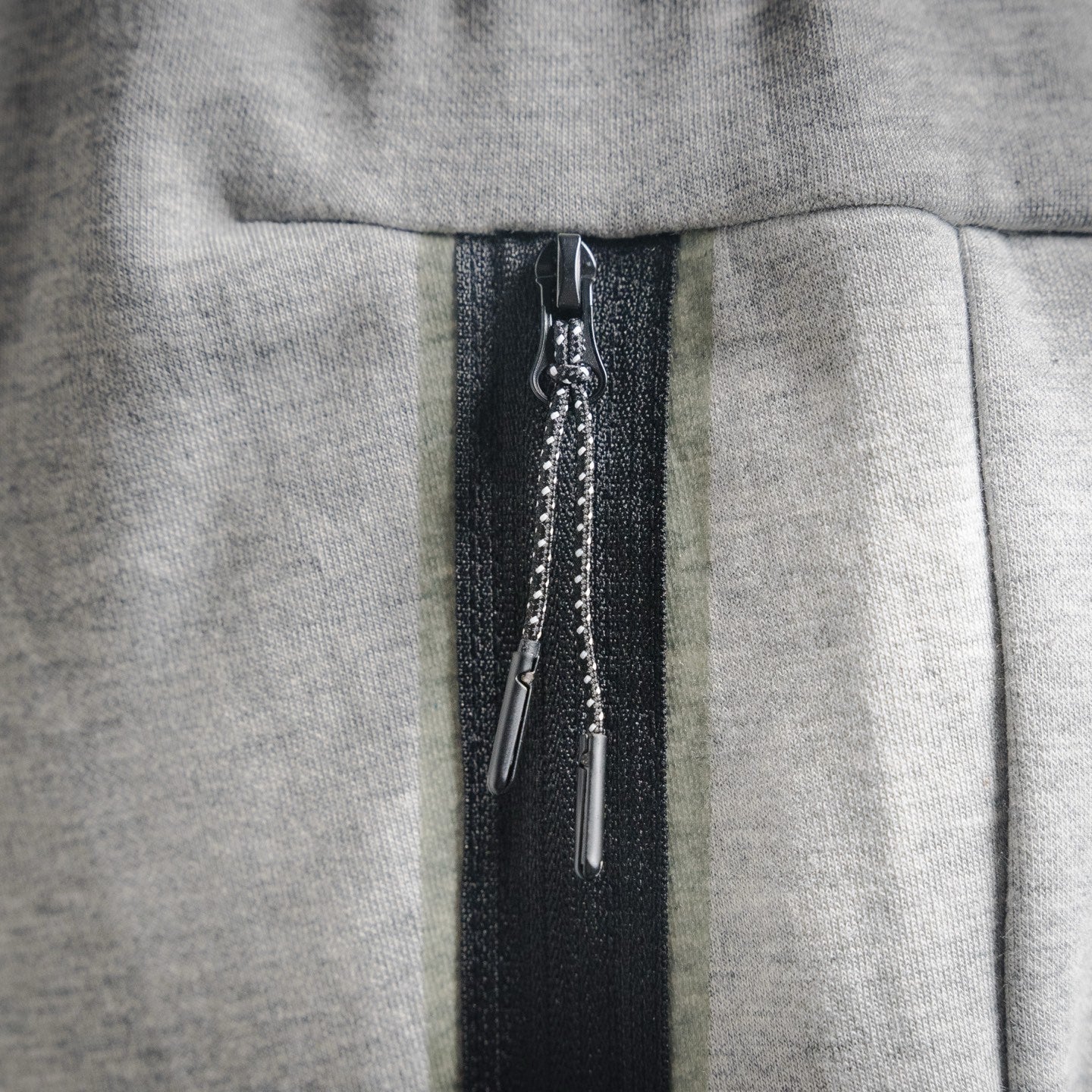 Adi 25fw leisure pants