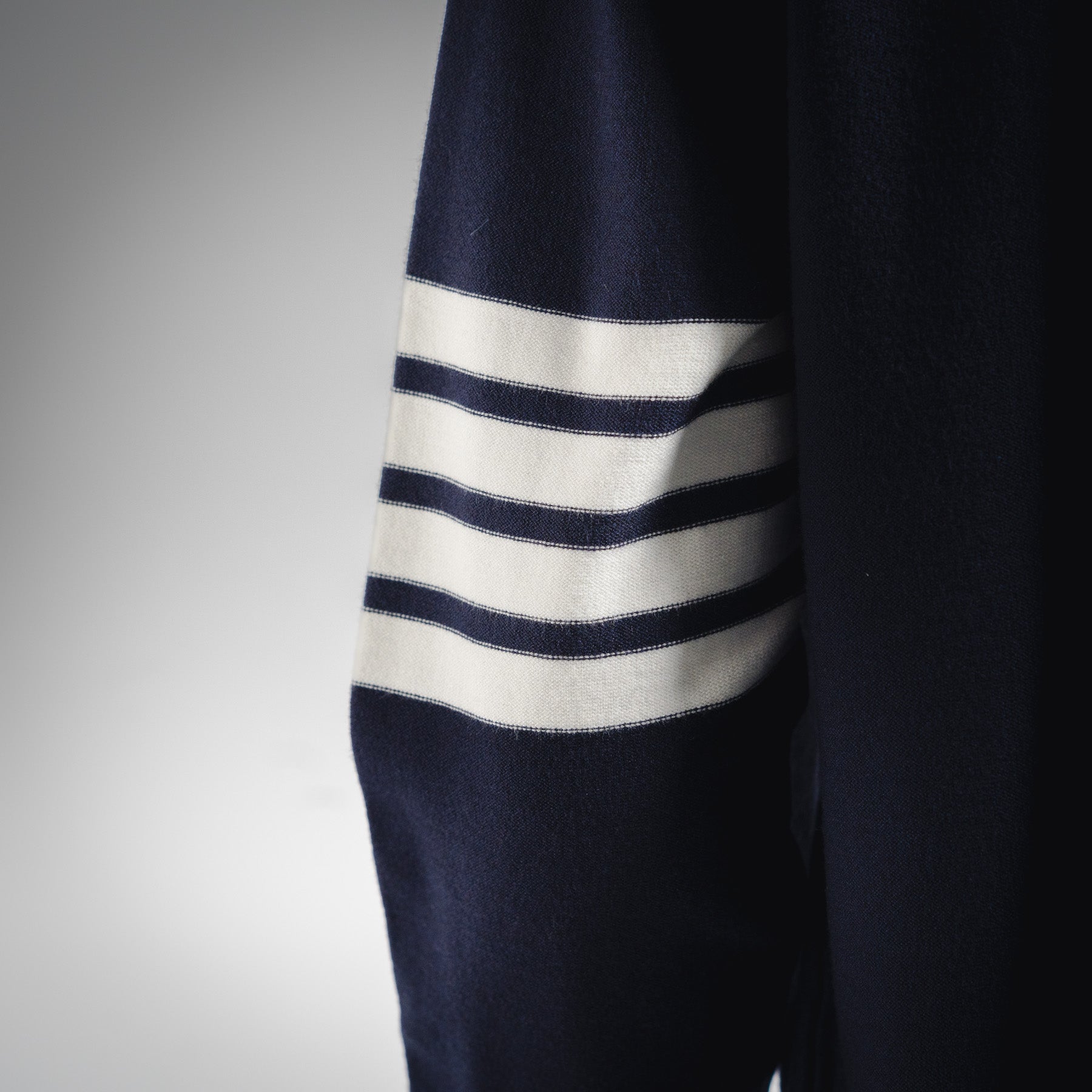 Thom 25fw embroidered sweater