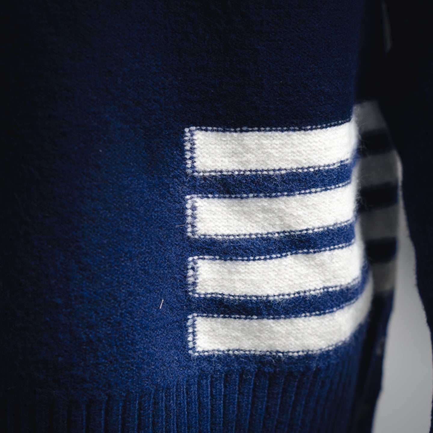 Thom 25fw leisure sweater