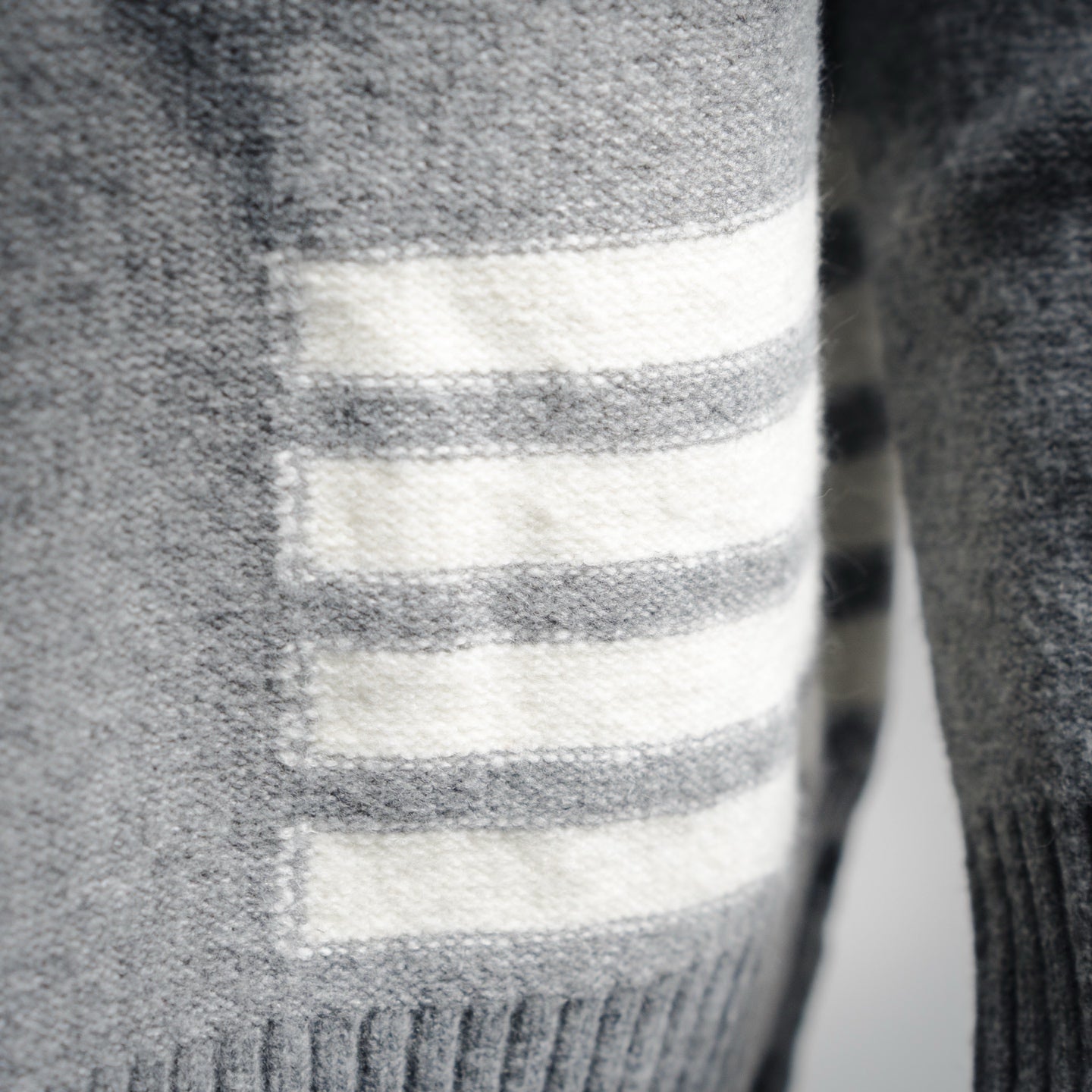 Thom 25fw leisure sweater