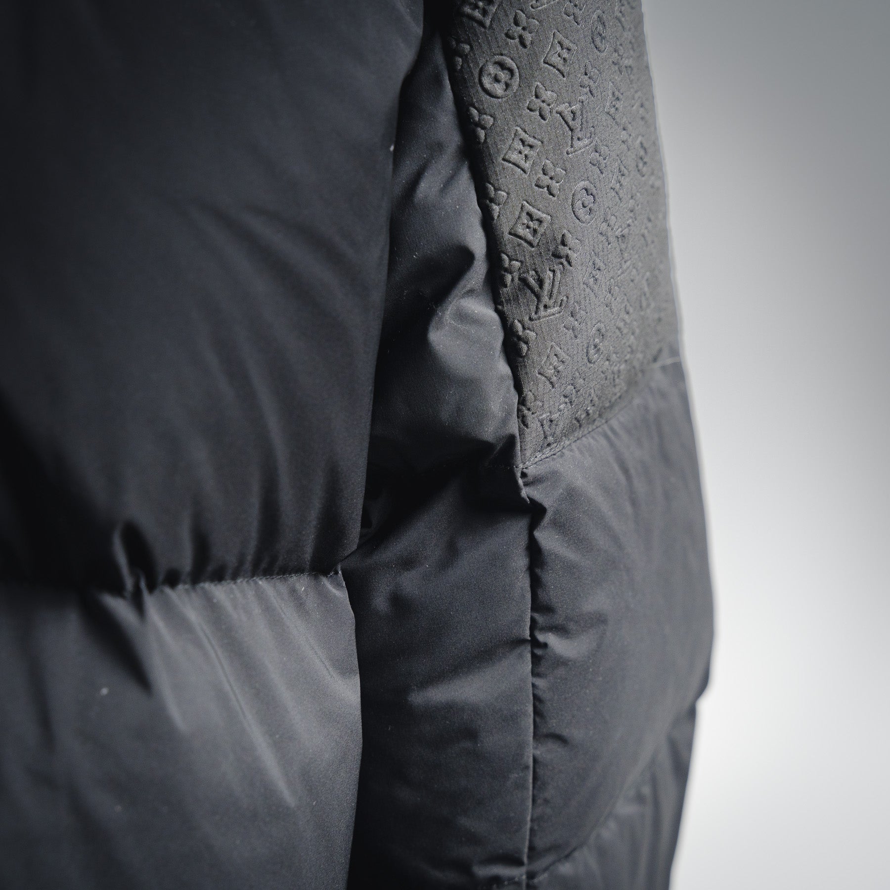 Louis 25fw down jacket