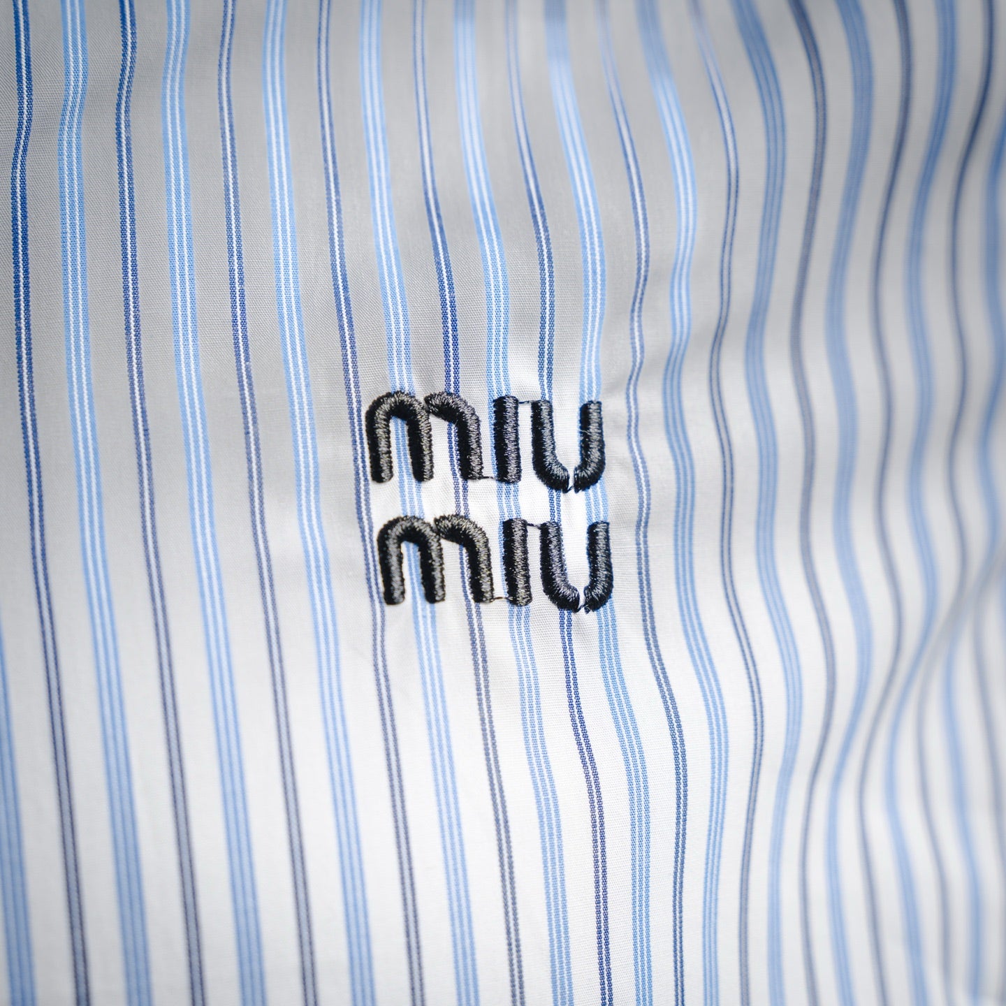 Miu 25fw all-match shirt