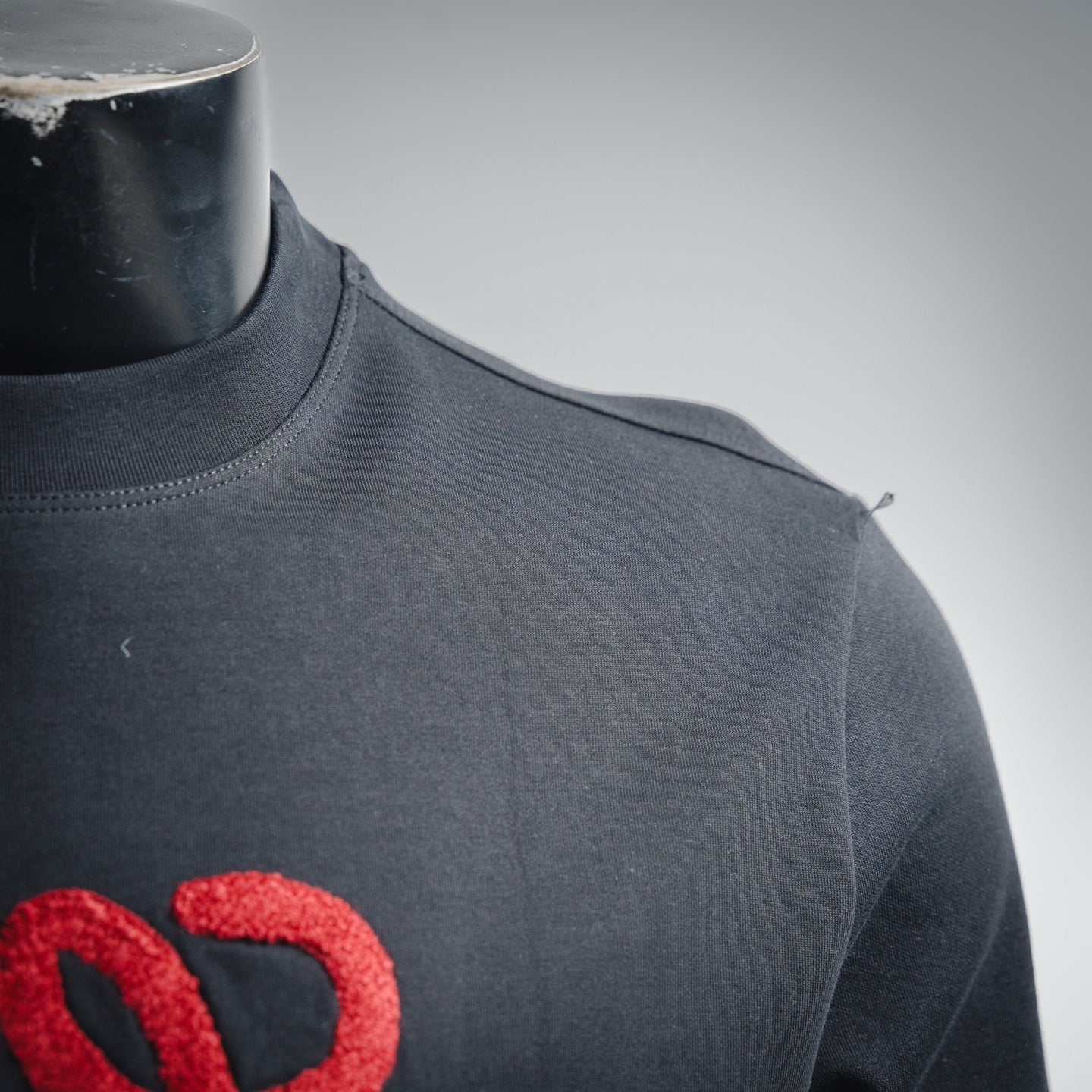 Loe 25fw embroidered shirt