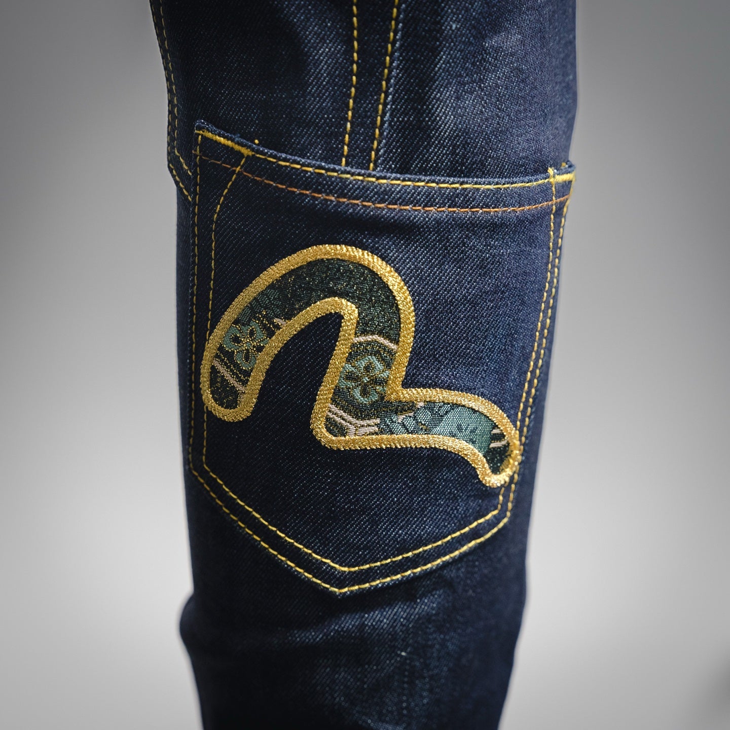 Evis 25fw embroidered jeans