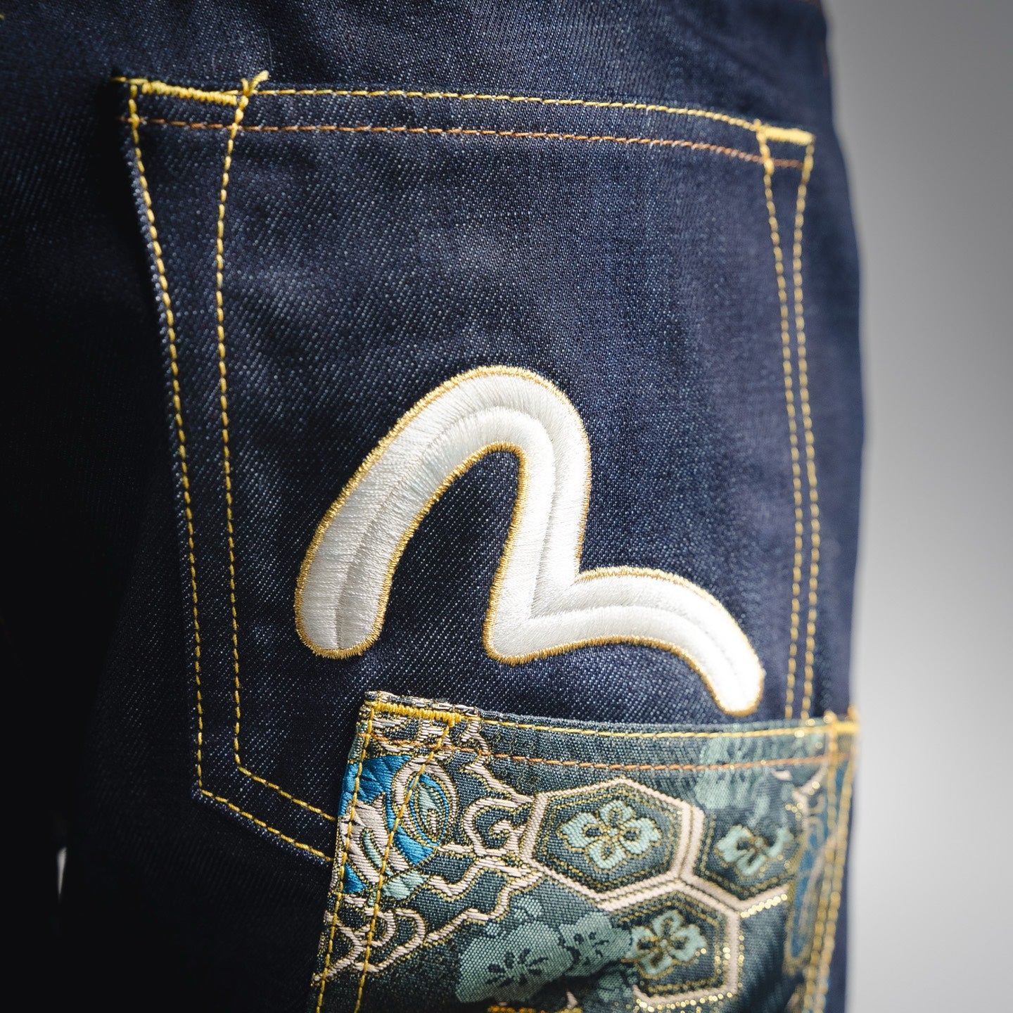 Evis 25fw embroidered jeans