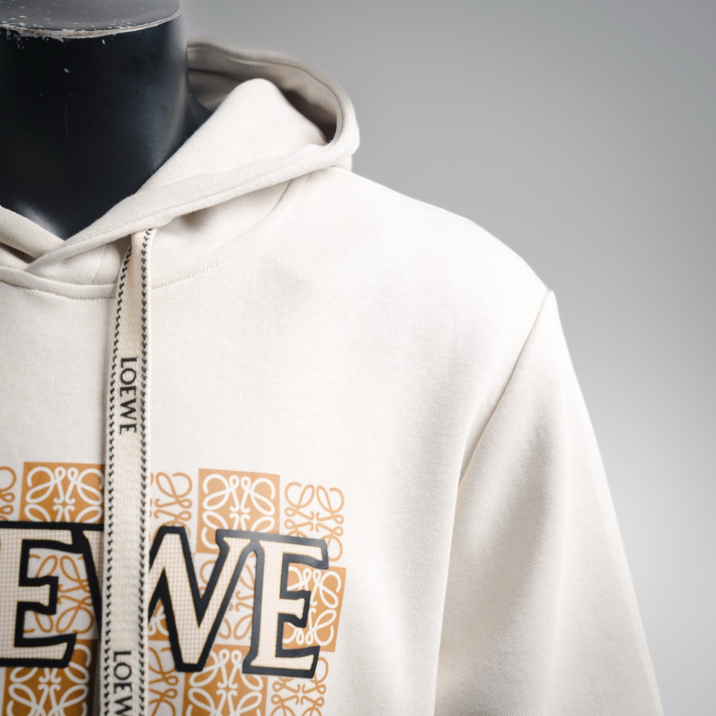 Loe 25fw leisure hoodie