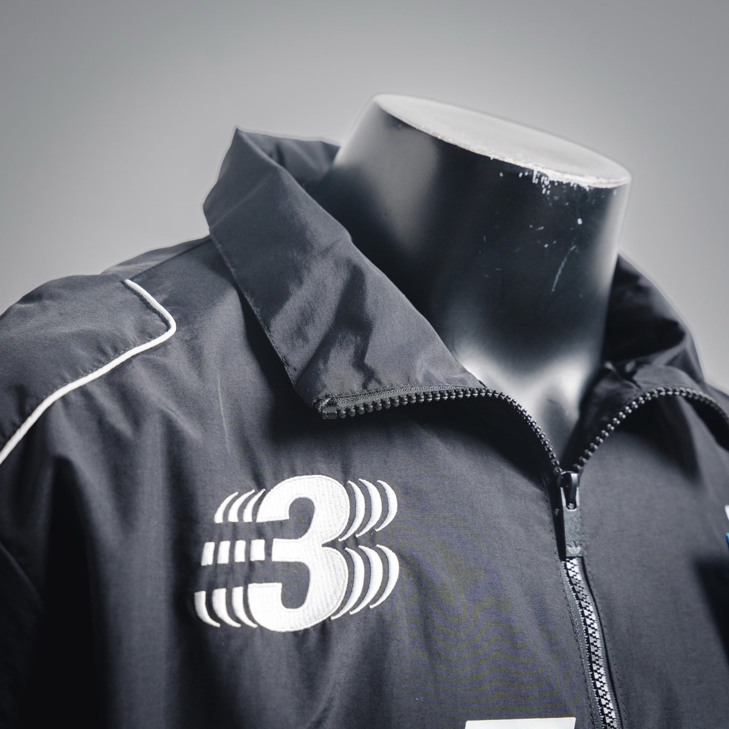 Adi 25fw leisure jacket