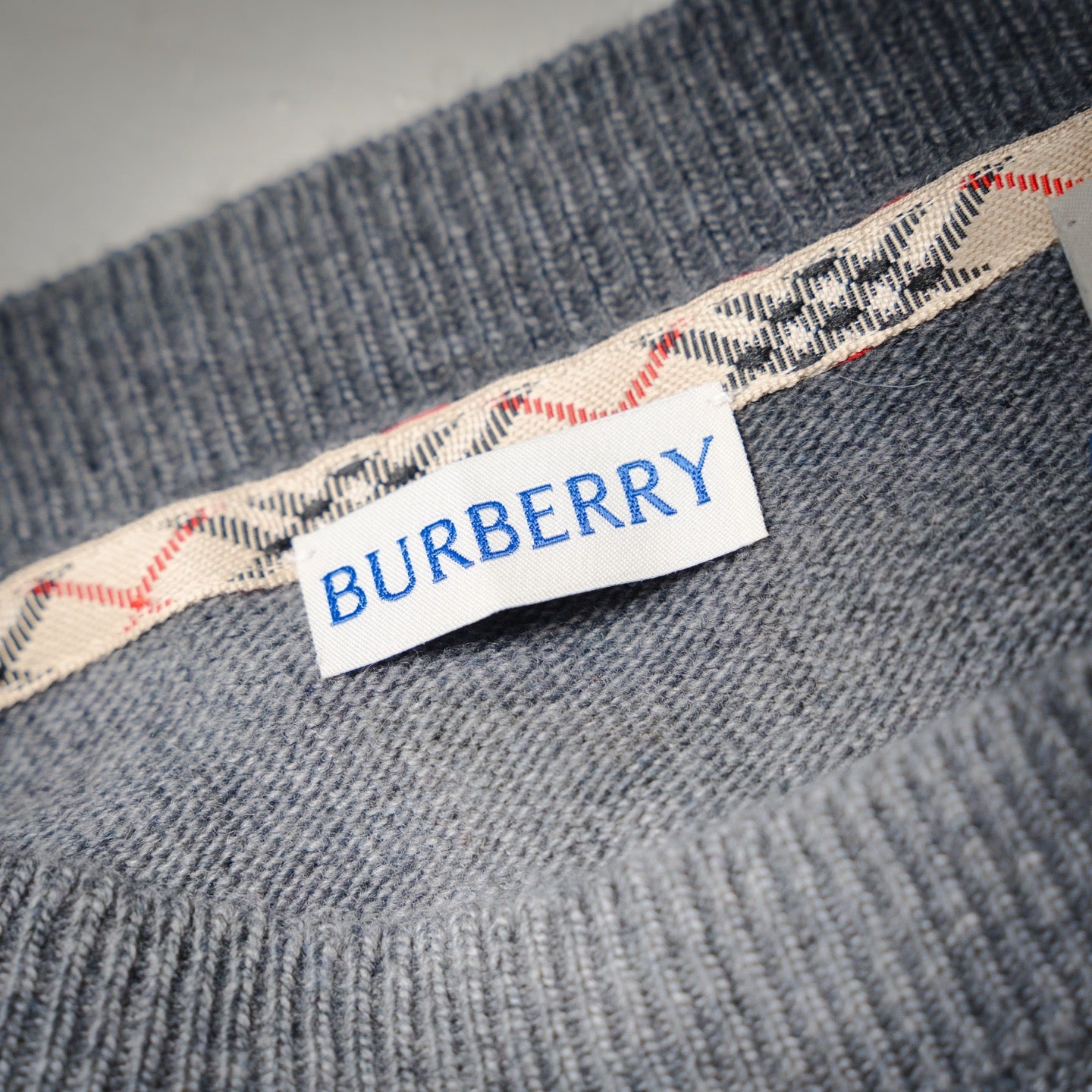 Burbery 25fw embroidered sweater
