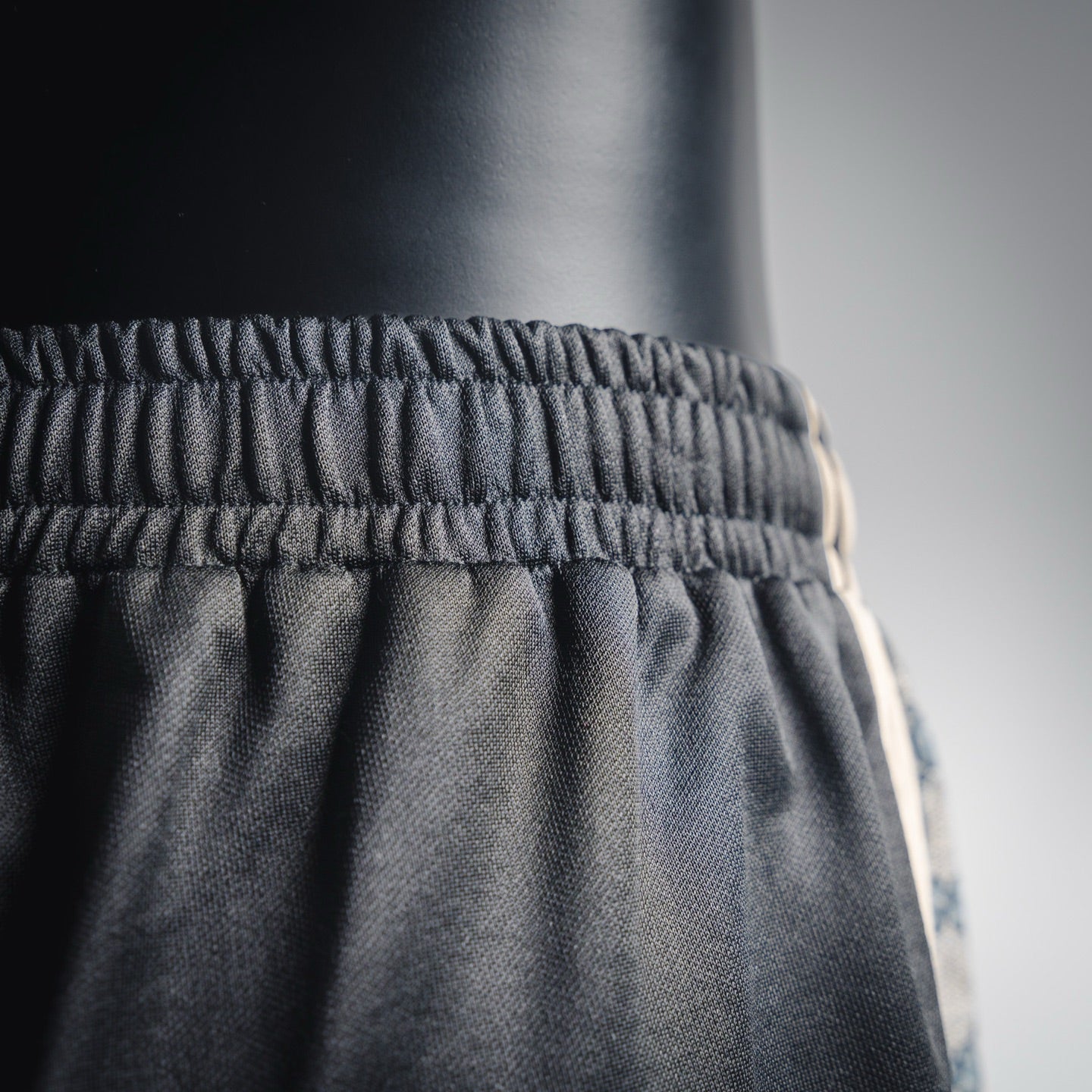 Guc 25fw leisure pants