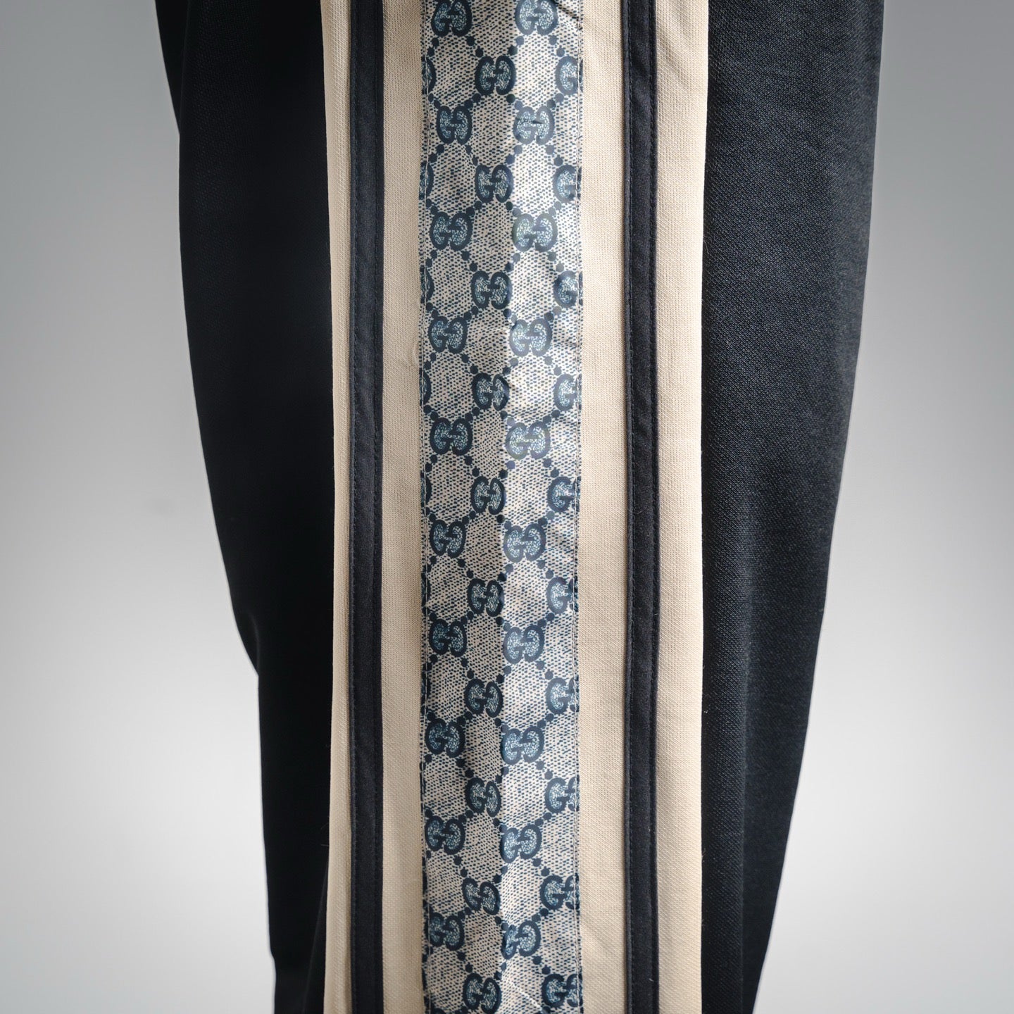 Guc 25fw leisure pants