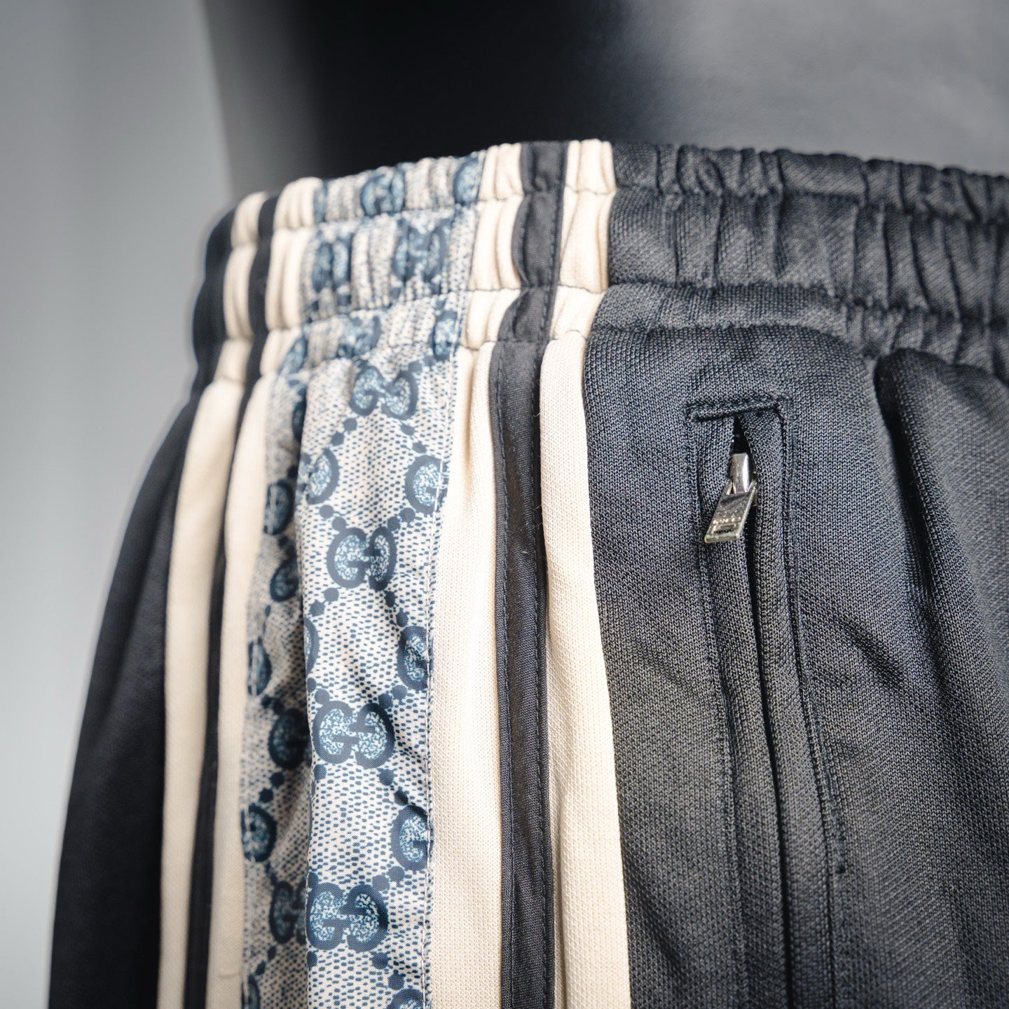 Guc 25fw leisure pants