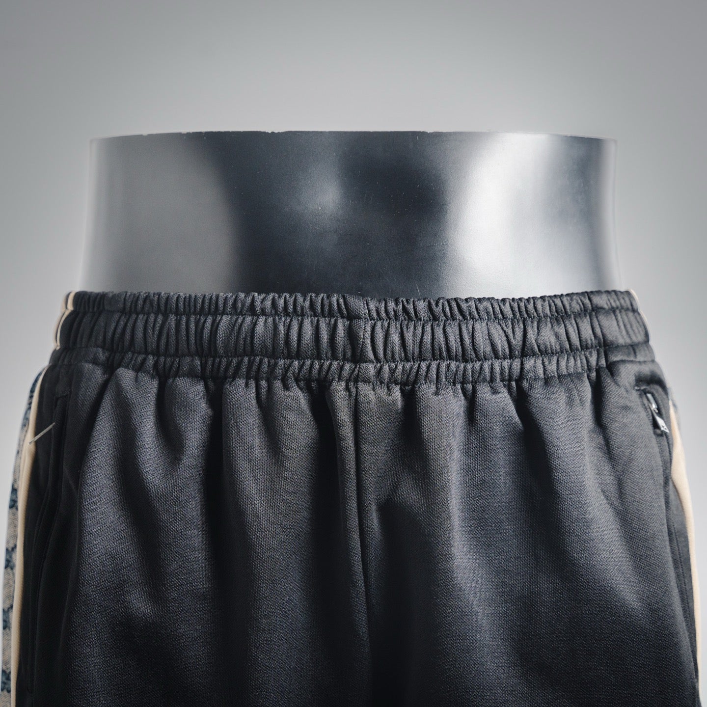 Guc 25fw leisure pants