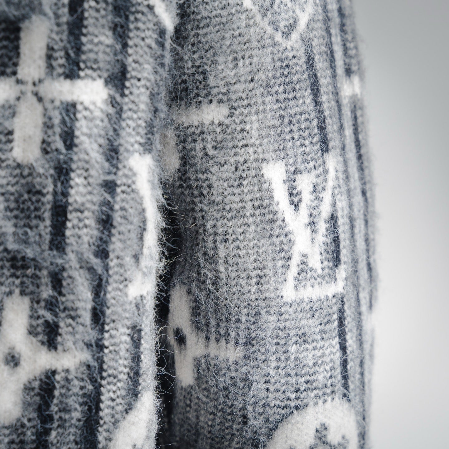 Louis 25fw jacquard sweater