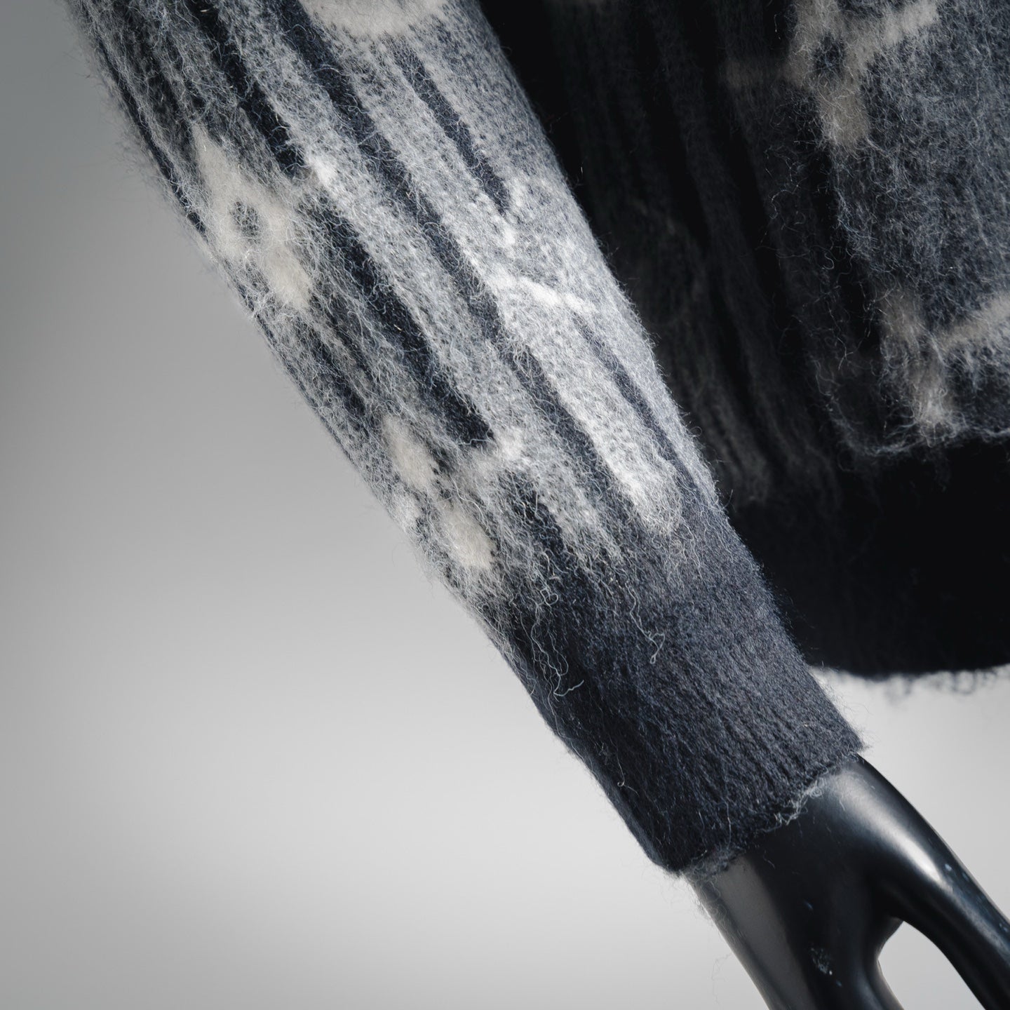 Louis 25fw jacquard sweater