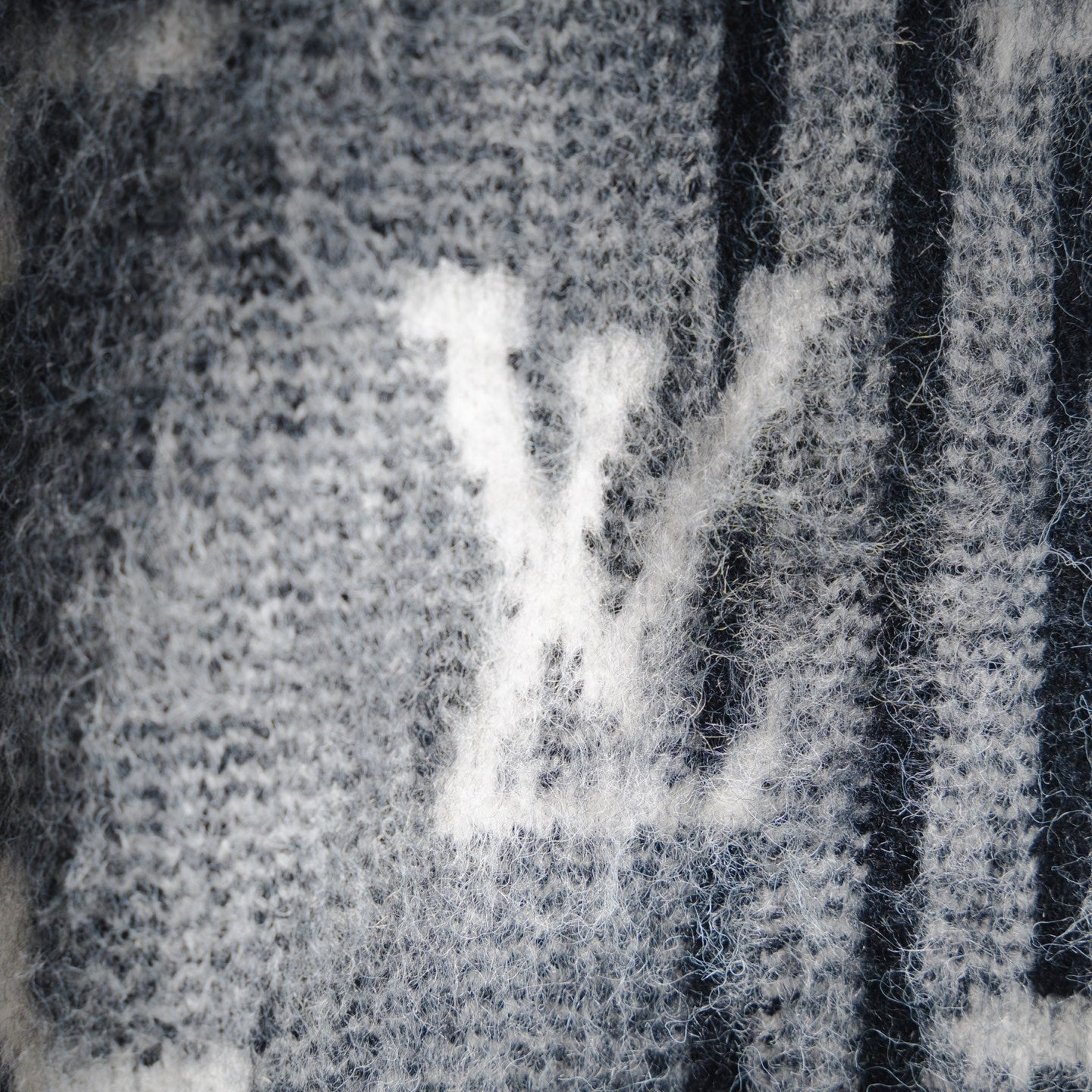 Louis 25fw jacquard sweater