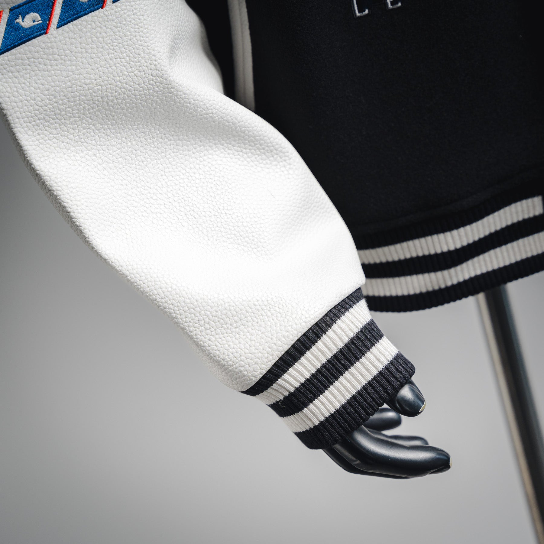 Thom 25fw embroidered jacket