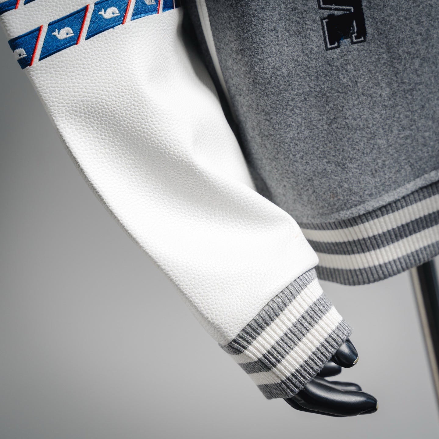 Thom 25fw embroidered jacket