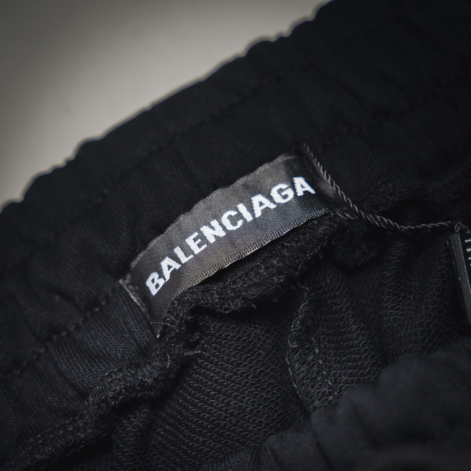 Balen 25fw embroidered pants