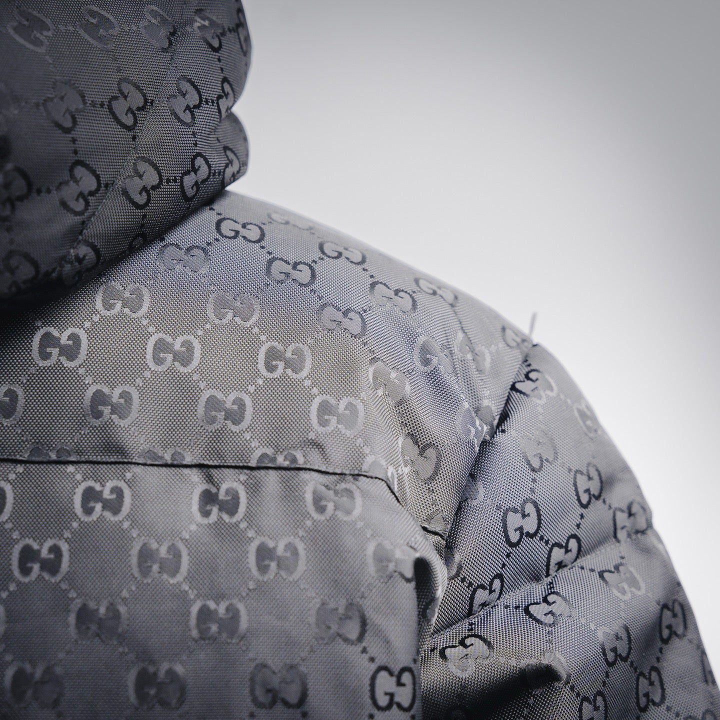 Guc 25fw down jacket