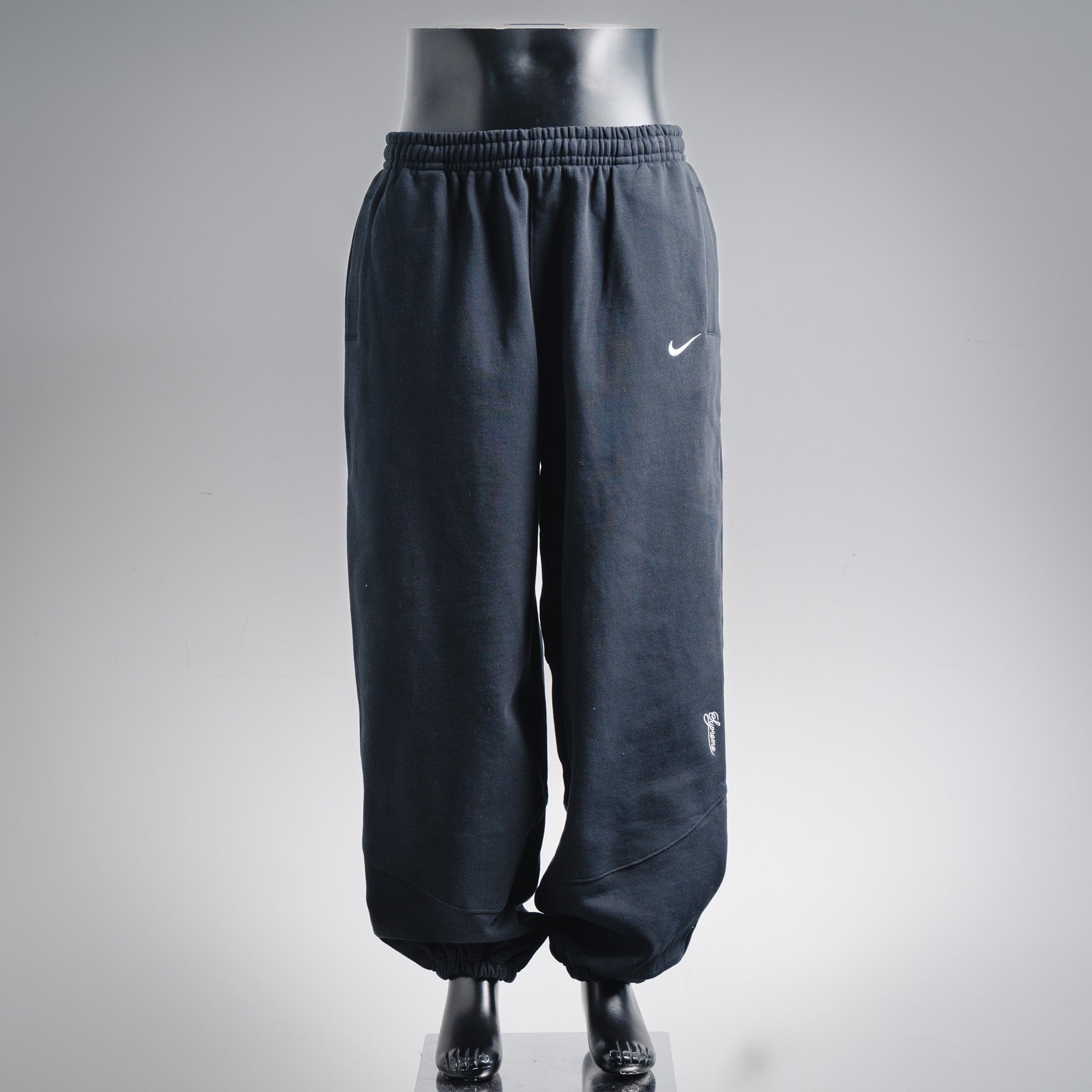 Supre 25fw leisure pants