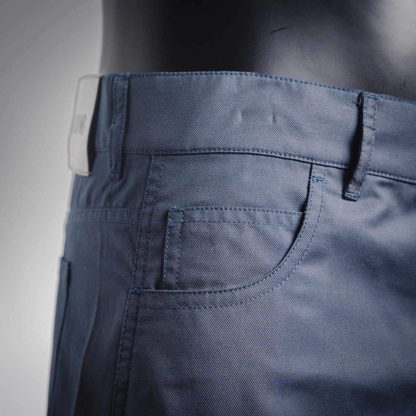 Loe 25fw all-match pants