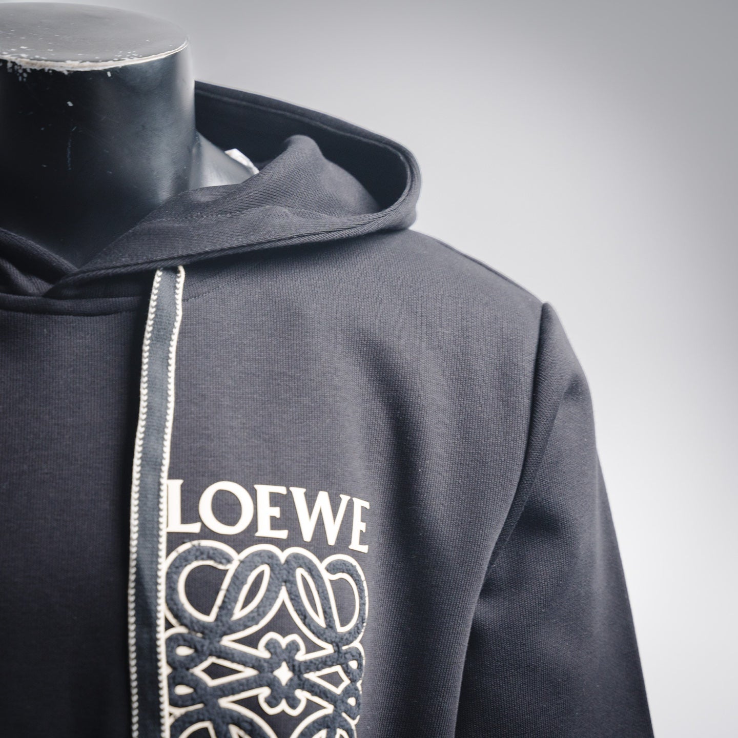 Loe 25fw embroidered hoodie