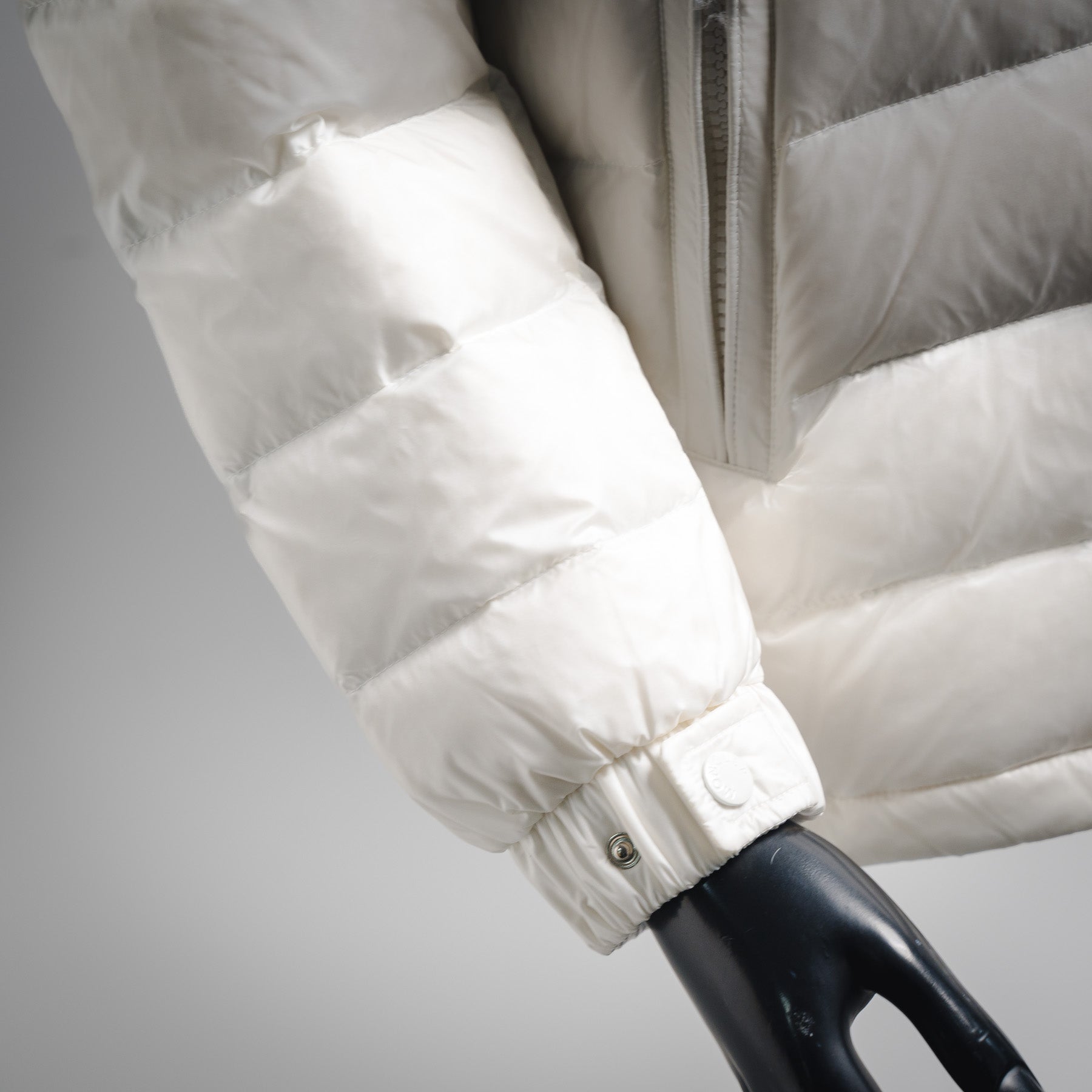 Mon 25fw down jacket