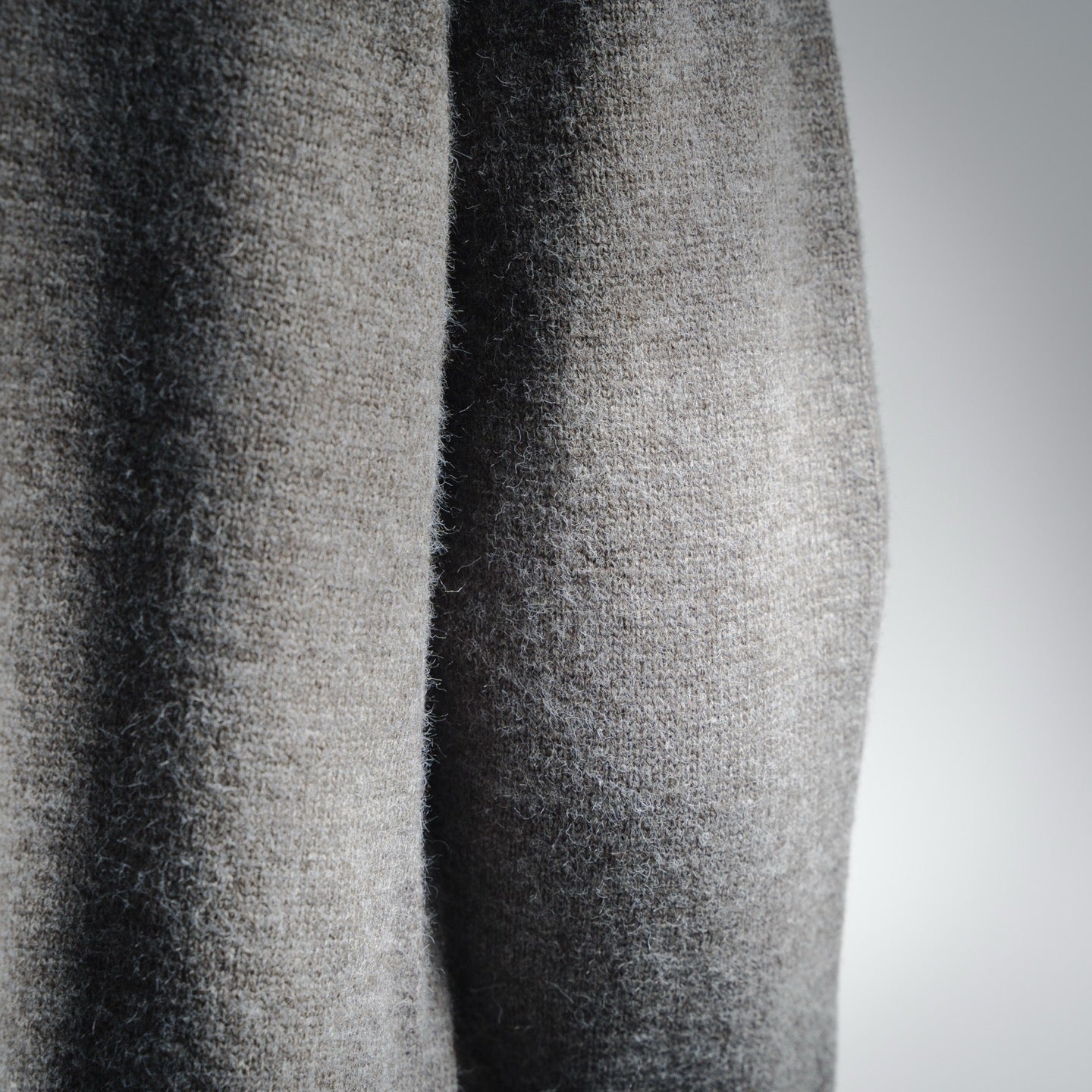 Cel 25fw leisure sweater