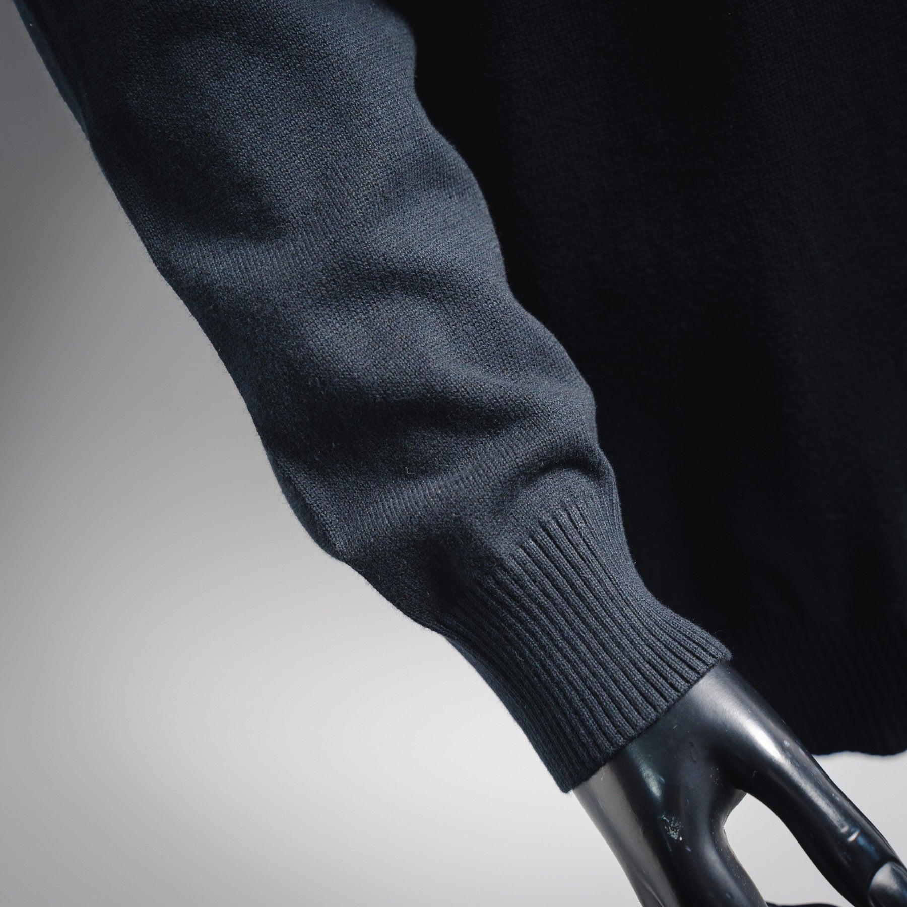 Mon 25fw knitted sweater