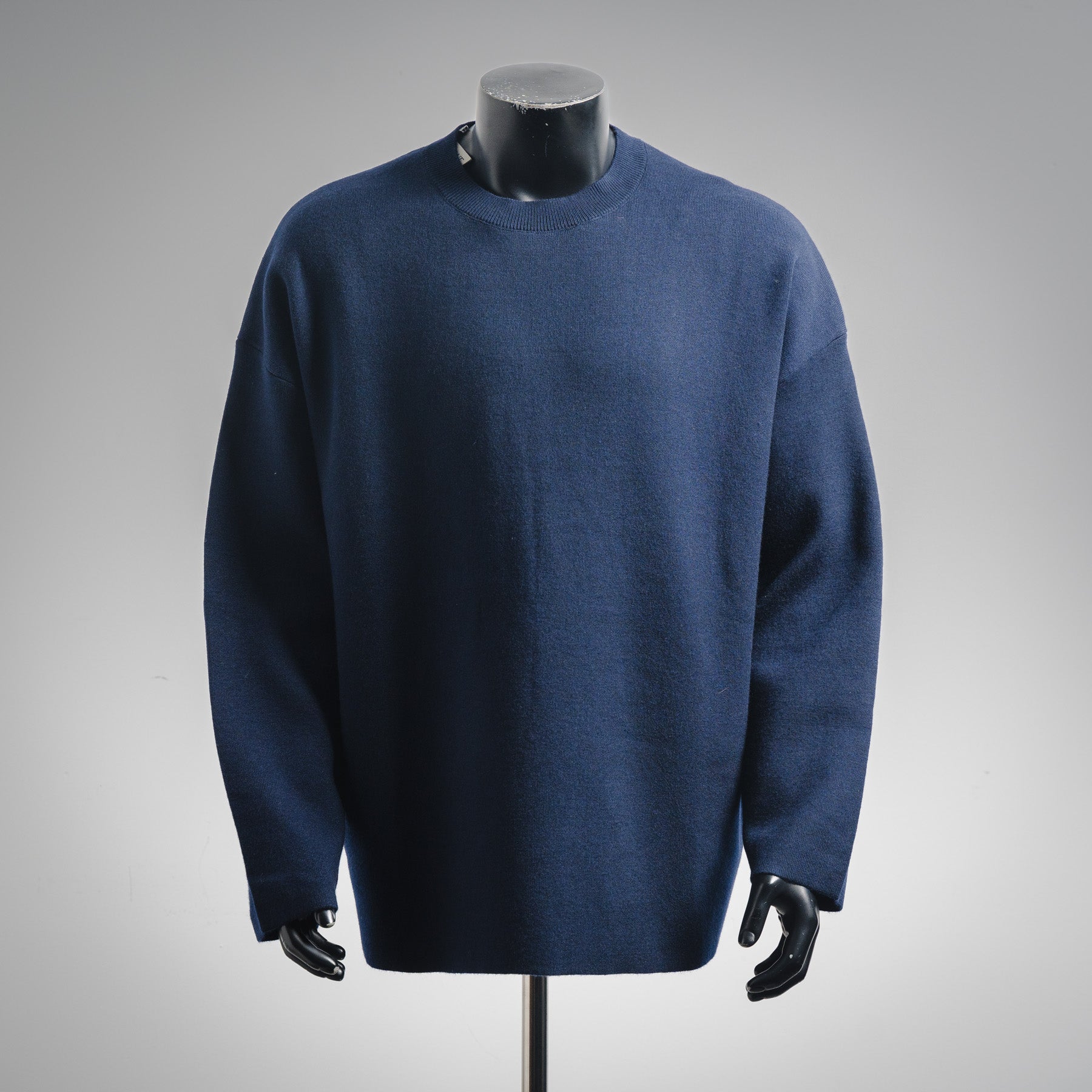 Loe 25fw embroidered sweater