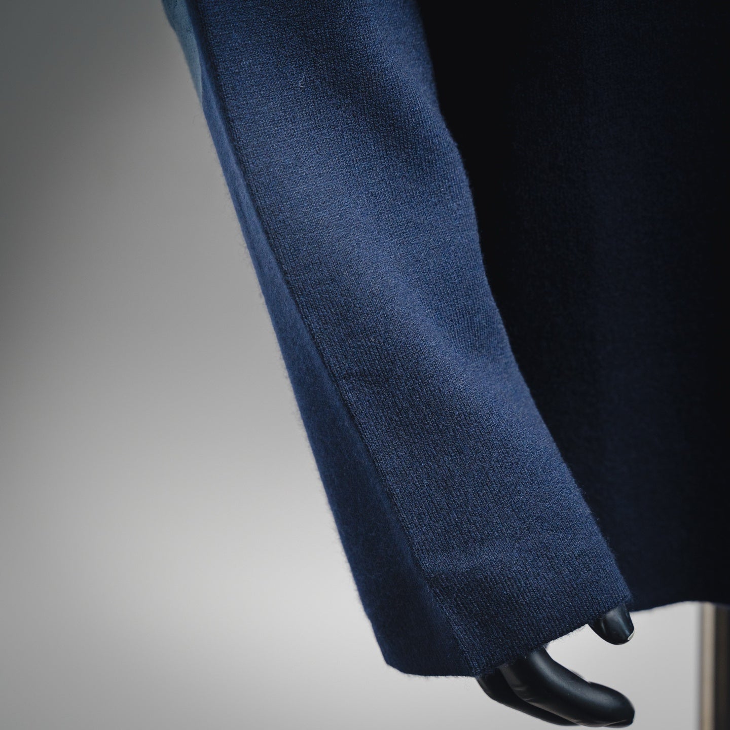 Loe 25fw embroidered sweater