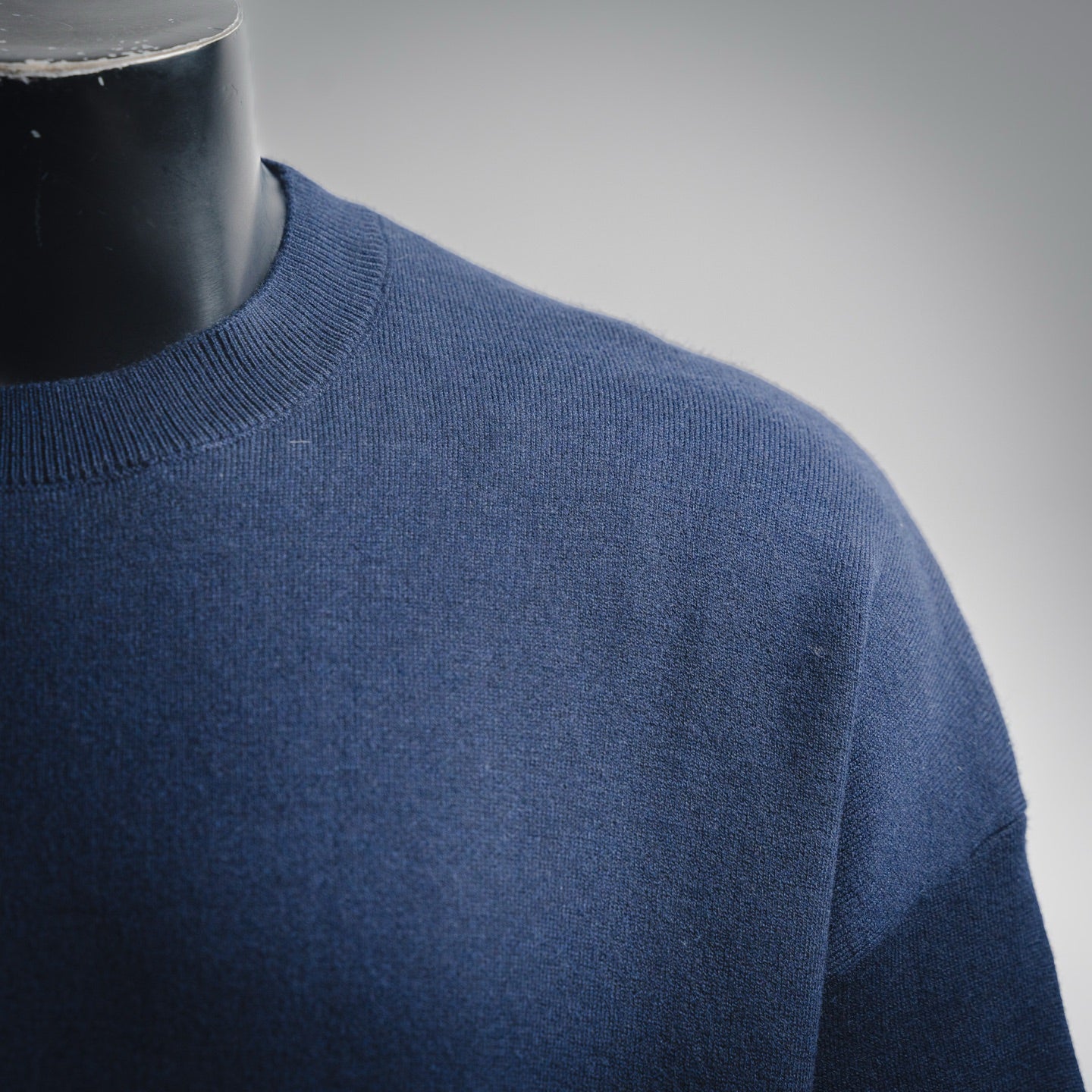 Loe 25fw embroidered sweater