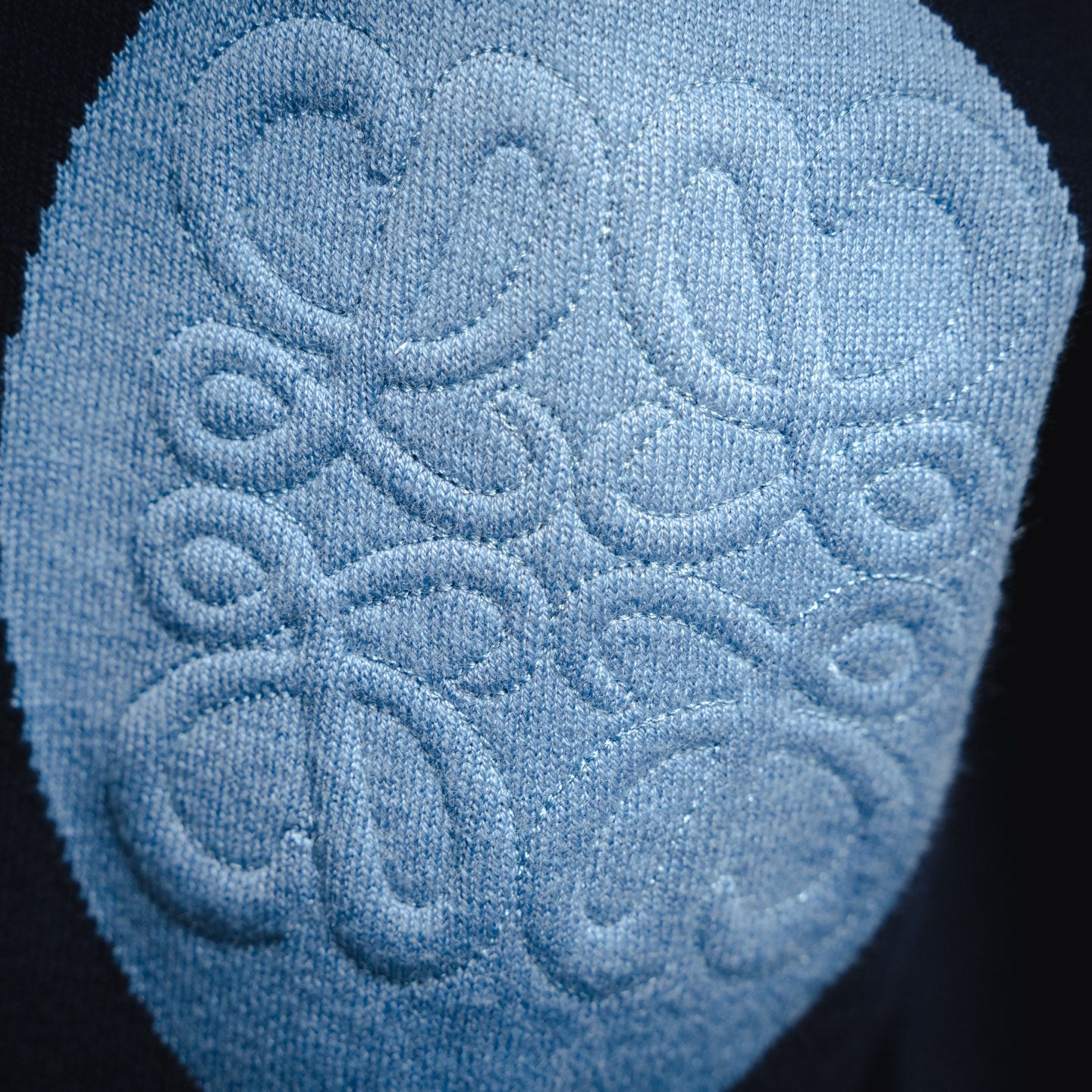 Loe 25fw embroidered sweater