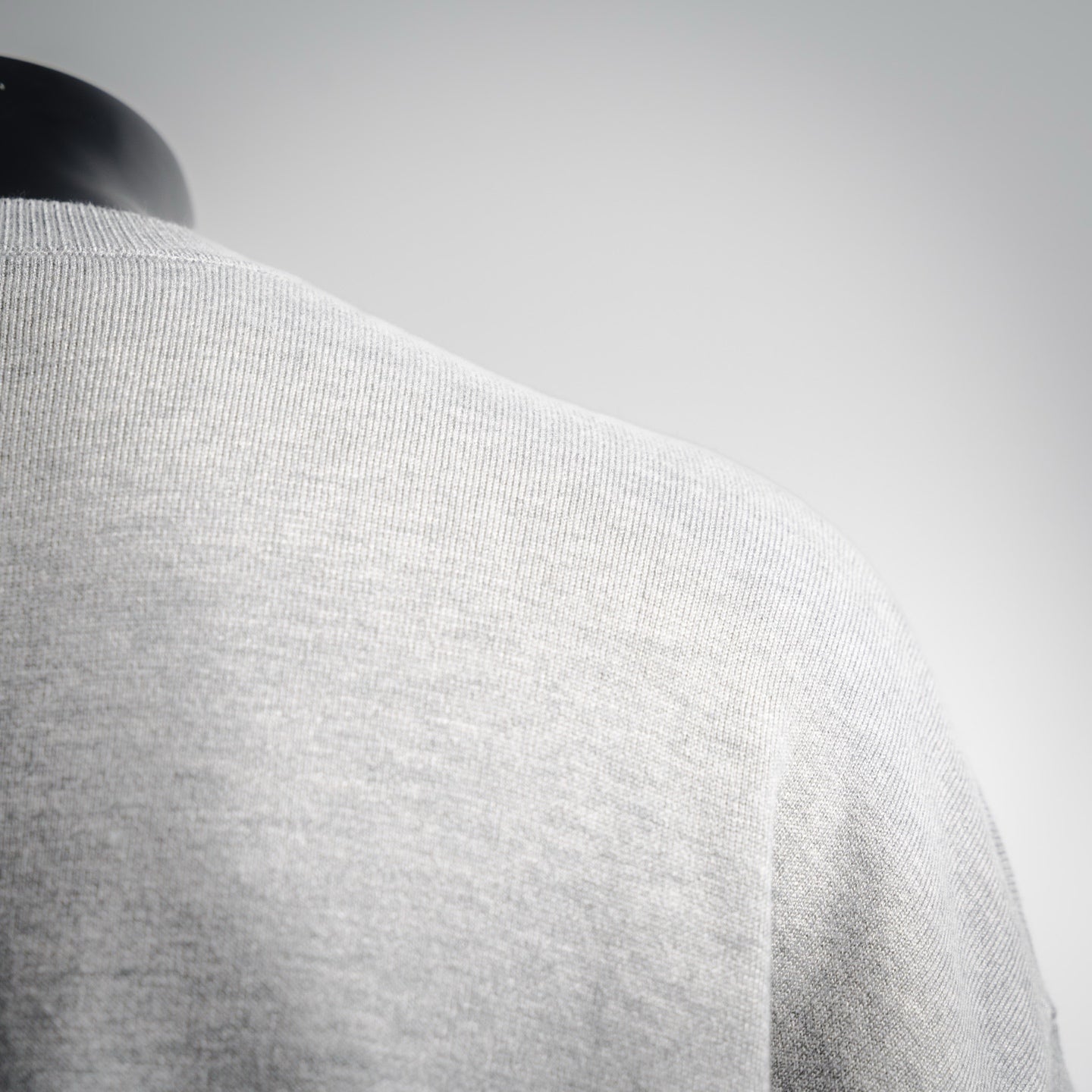 Loe 25fw embroidered sweater