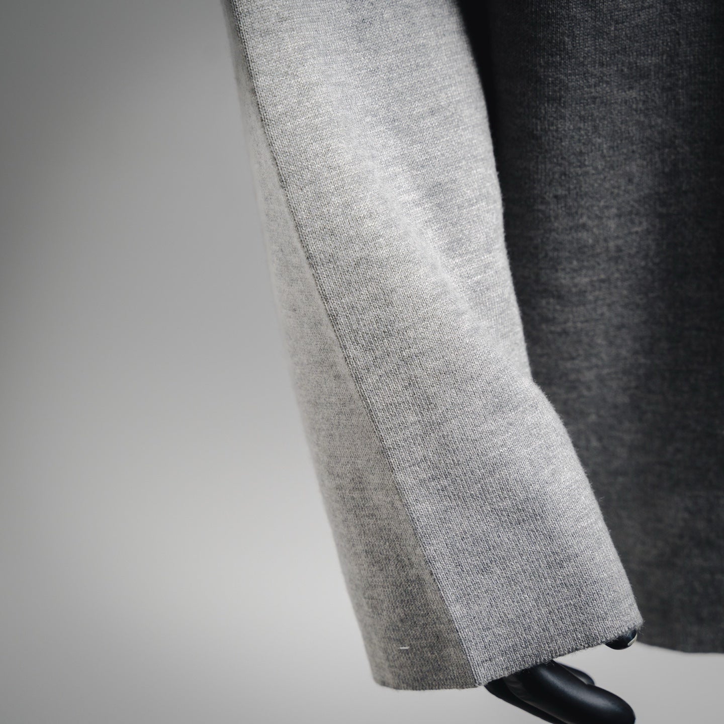 Loe 25fw embroidered sweater