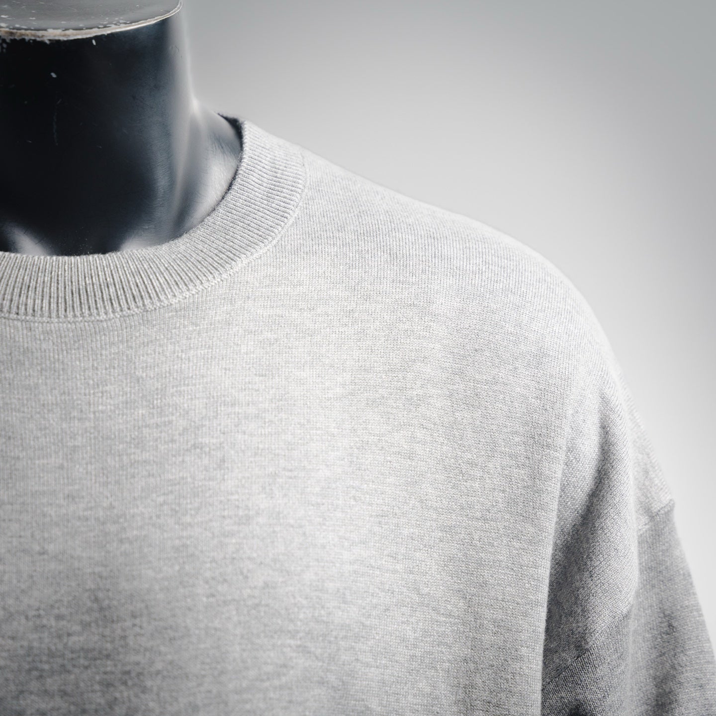 Loe 25fw embroidered sweater