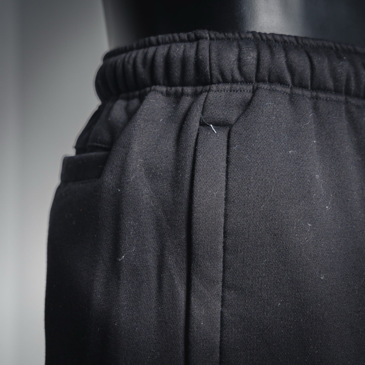 Nik 25fw embroidered pants